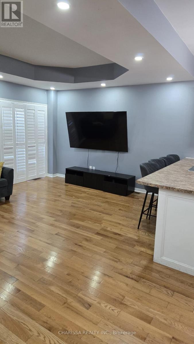 116 Benziger Lane, Hamilton, Ontario  L8E 6G5 - Photo 3 - X12648916