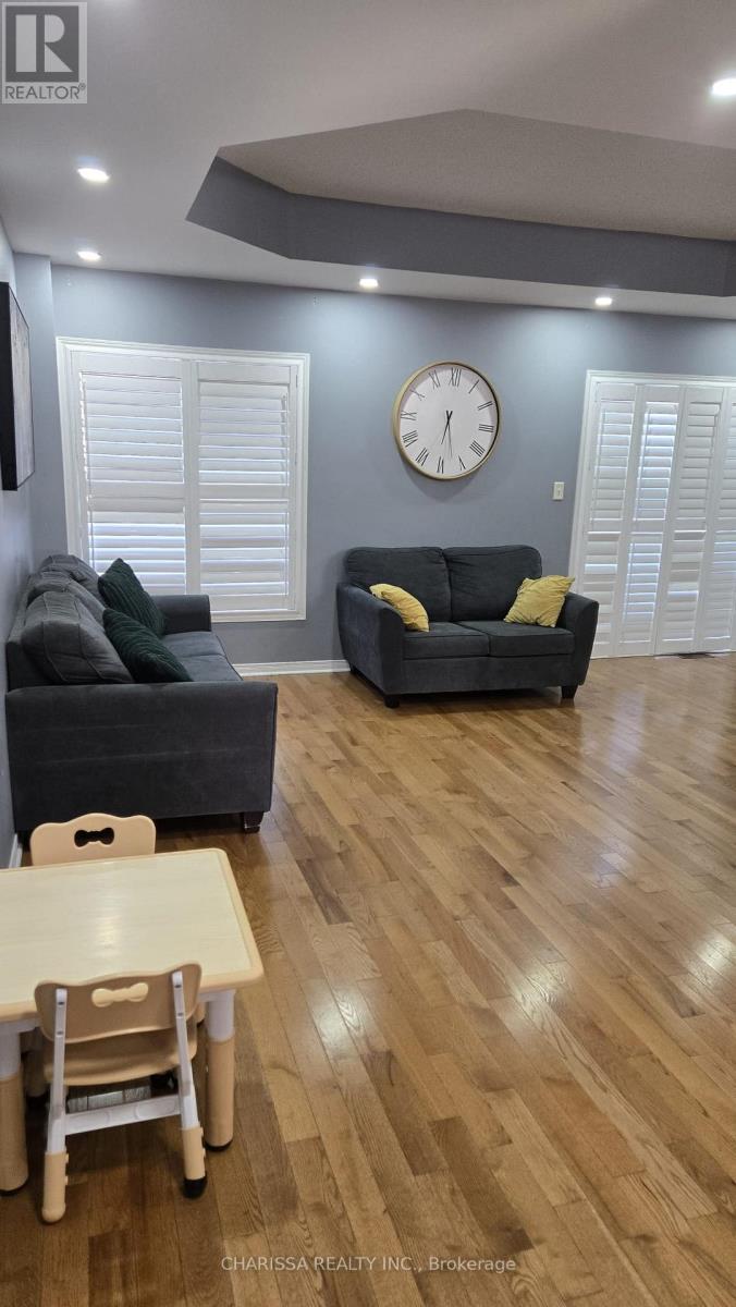 116 Benziger Lane, Hamilton, Ontario  L8E 6G5 - Photo 4 - X12648916