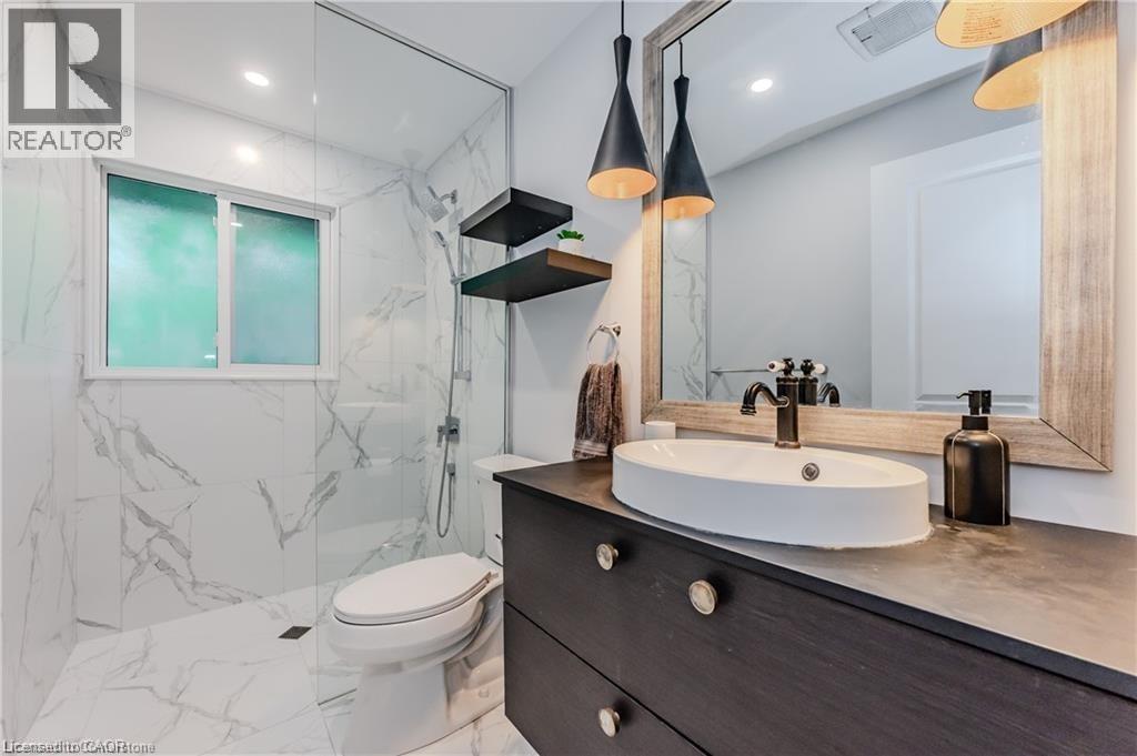 23 Mcdougall Road, Waterloo, Ontario  N2L 2W4 - Photo 6 - 40794921