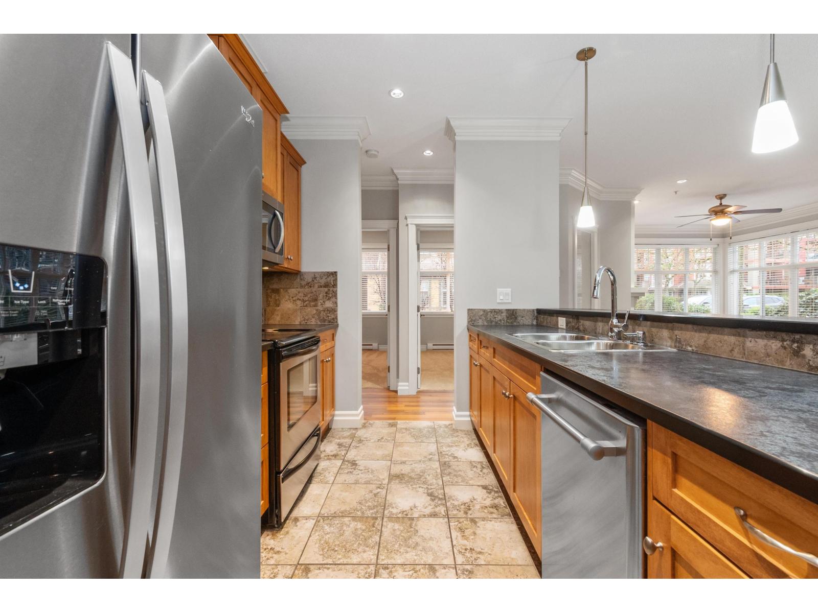 101c 45595 Tamihi Way, Garrison Crossing, Chilliwack, British Columbia  V2R 0G3 - Photo 5 - R3074288