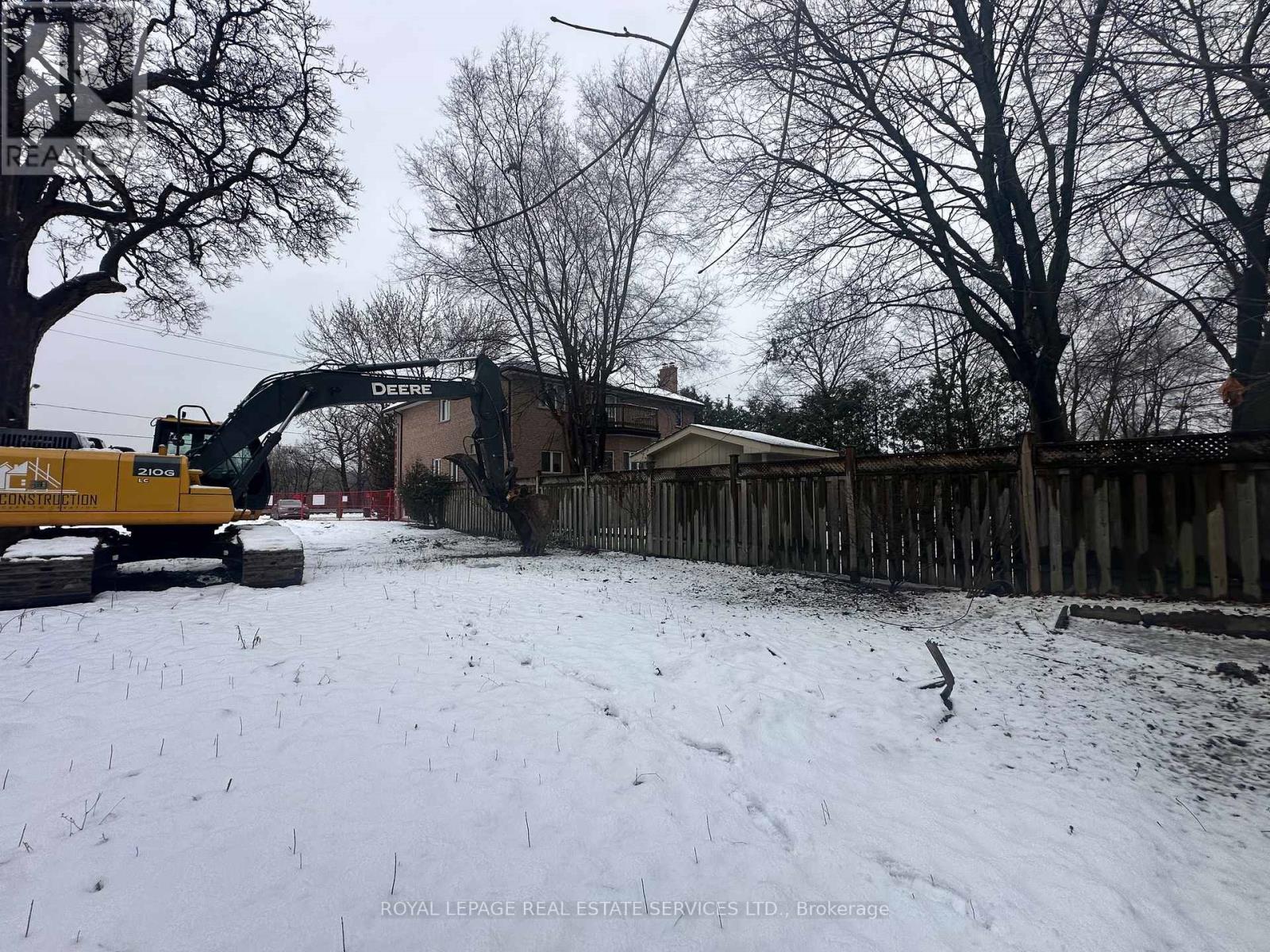 226 Martin Grove Road, Toronto, Ontario  M9B 4L4 - Photo 10 - W12646426