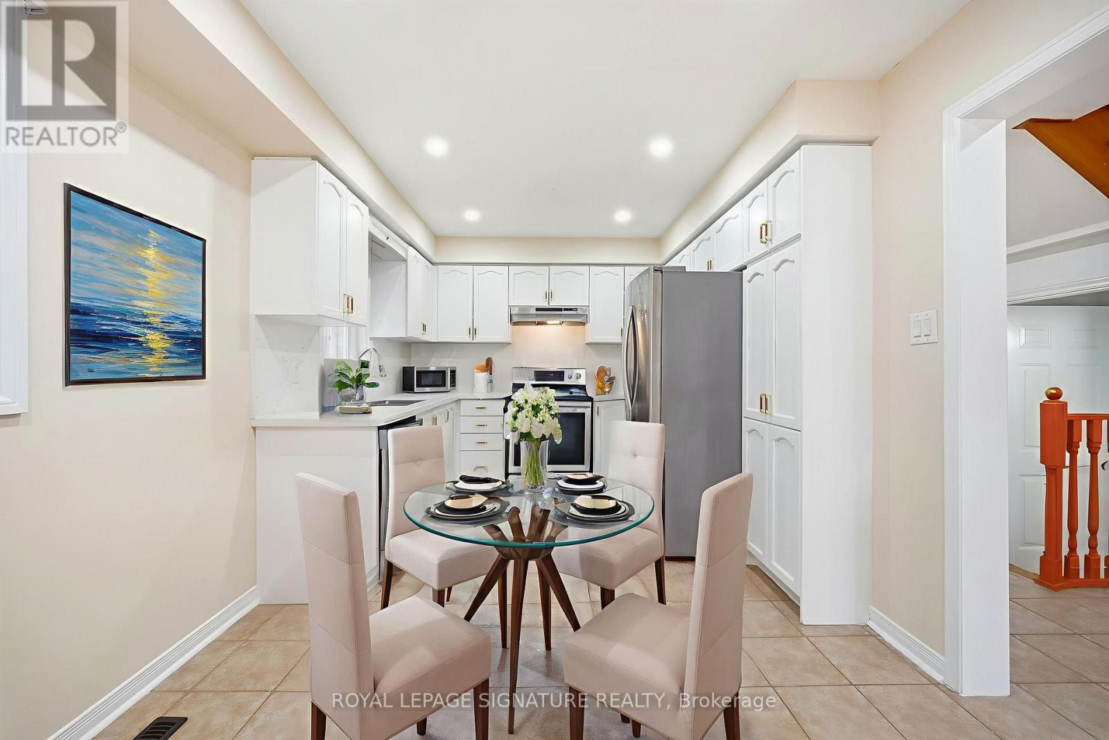 46 Loons Call Crescent, Brampton, Ontario  L6R 2G5 - Photo 8 - W12647964