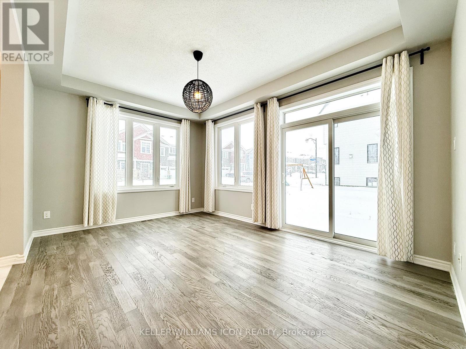 990 Fameflower Street, Ottawa, Ontario  K2J 7A1 - Photo 12 - X12498032