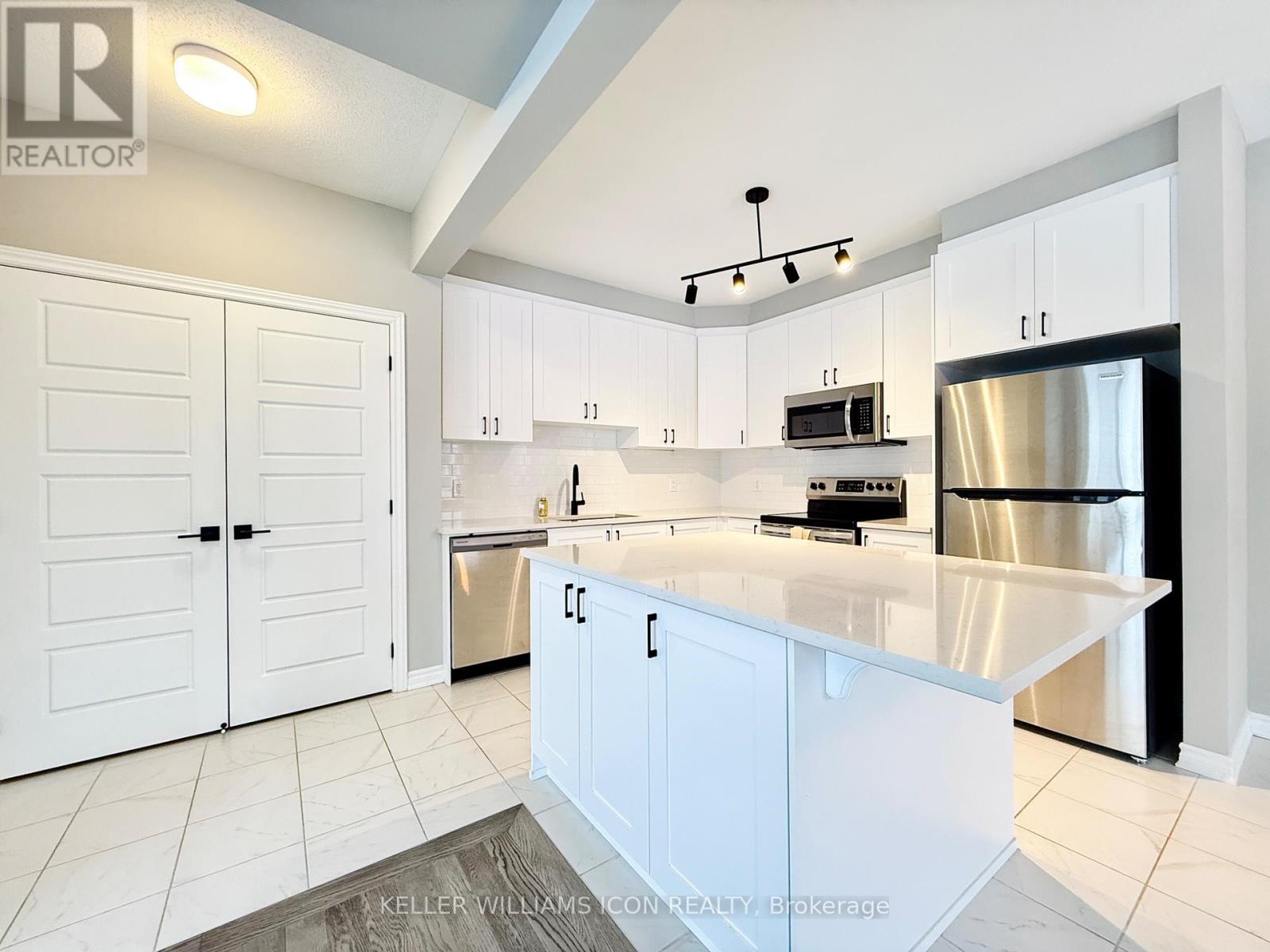 990 Fameflower Street, Ottawa, Ontario  K2J 7A1 - Photo 15 - X12498032