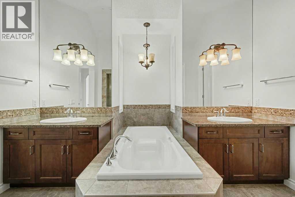 62 Discovery Vista Point Sw, Calgary, Alberta  T3H 5T1 - Photo 12 - A2275765