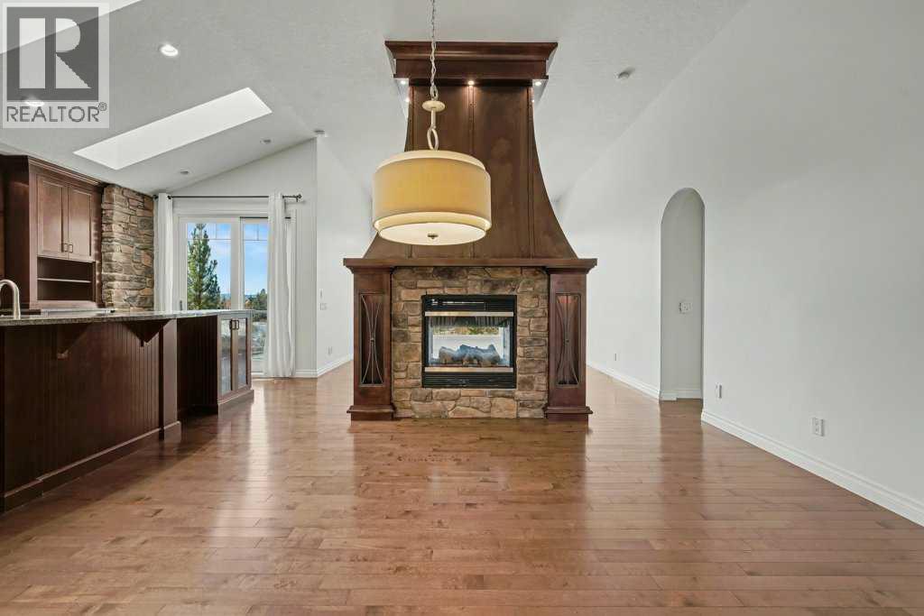 62 Discovery Vista Point Sw, Calgary, Alberta  T3H 5T1 - Photo 25 - A2275765