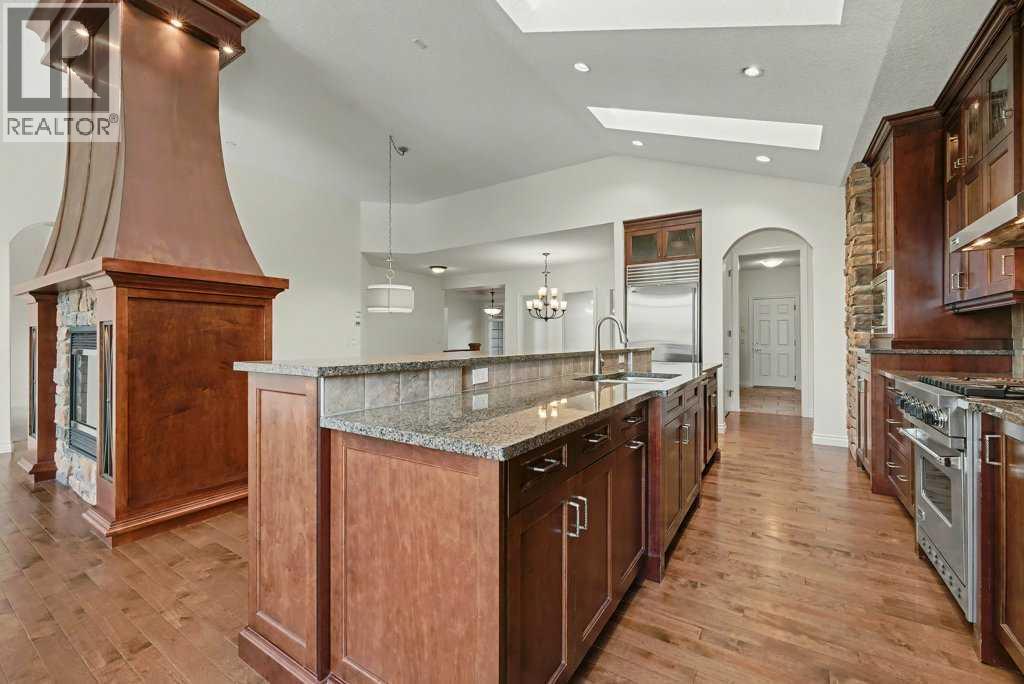 62 Discovery Vista Point Sw, Calgary, Alberta  T3H 5T1 - Photo 32 - A2275765