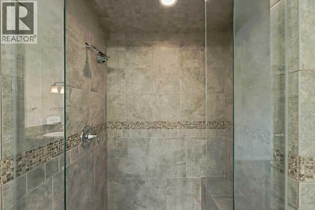 62 Discovery Vista Point Sw, Calgary, Alberta  T3H 5T1 - Photo 14 - A2275765