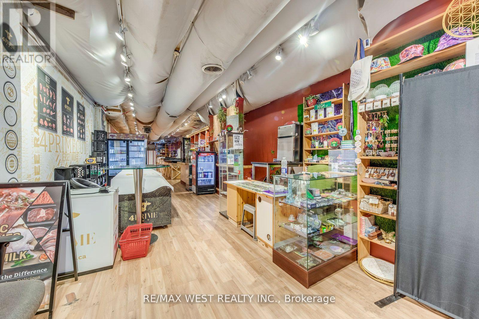 758 Bathurst Street, Toronto, Ontario  M5S 2R6 - Photo 10 - C12648986