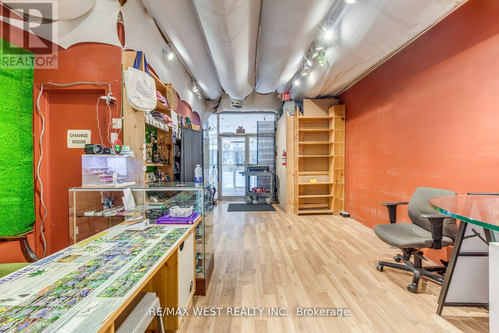 758 Bathurst Street, Toronto, Ontario  M5S 2R6 - Photo 11 - C12648986