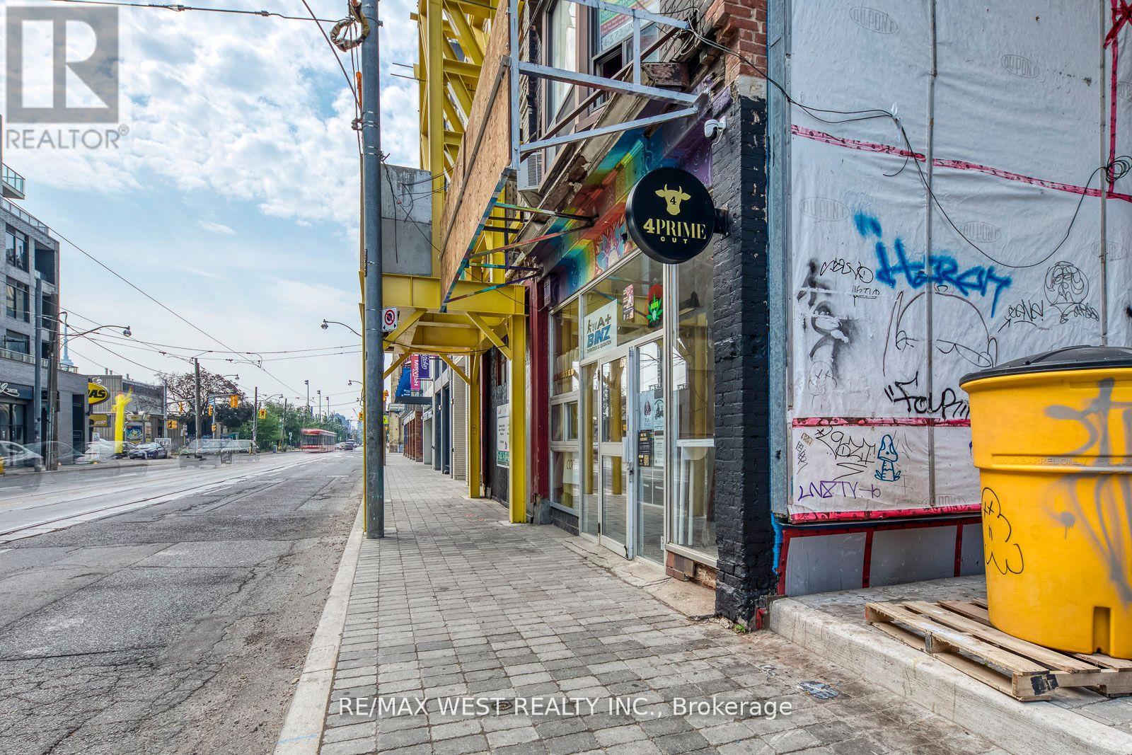 758 Bathurst Street, Toronto, Ontario  M5S 2R6 - Photo 3 - C12648986