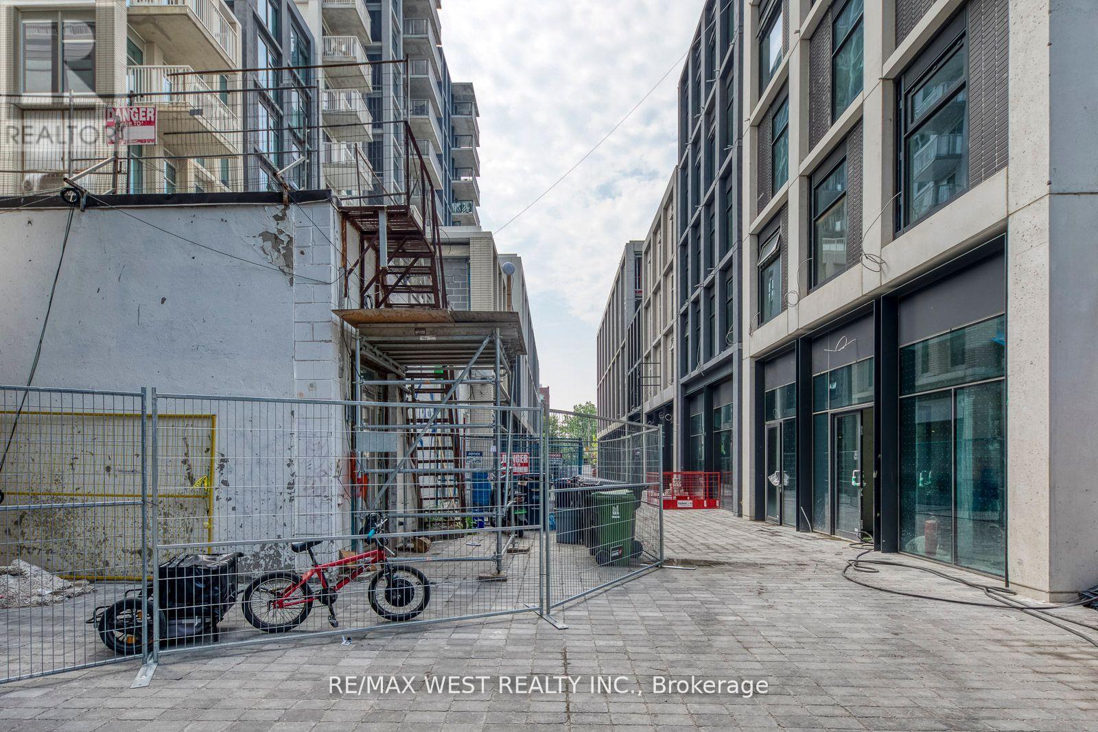 758 Bathurst Street, Toronto, Ontario  M5S 2R6 - Photo 4 - C12648986