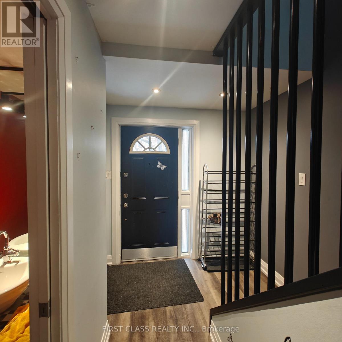 131 - 215 Mississauga Valley, Mississauga, Ontario  L5A 1Y7 - Photo 4 - W12648976