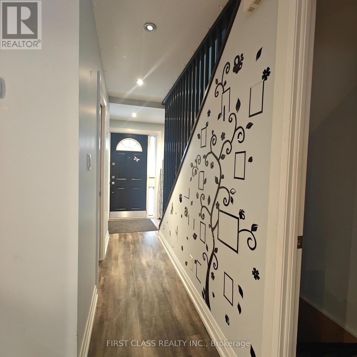 131 - 215 Mississauga Valley, Mississauga, Ontario  L5A 1Y7 - Photo 5 - W12648976