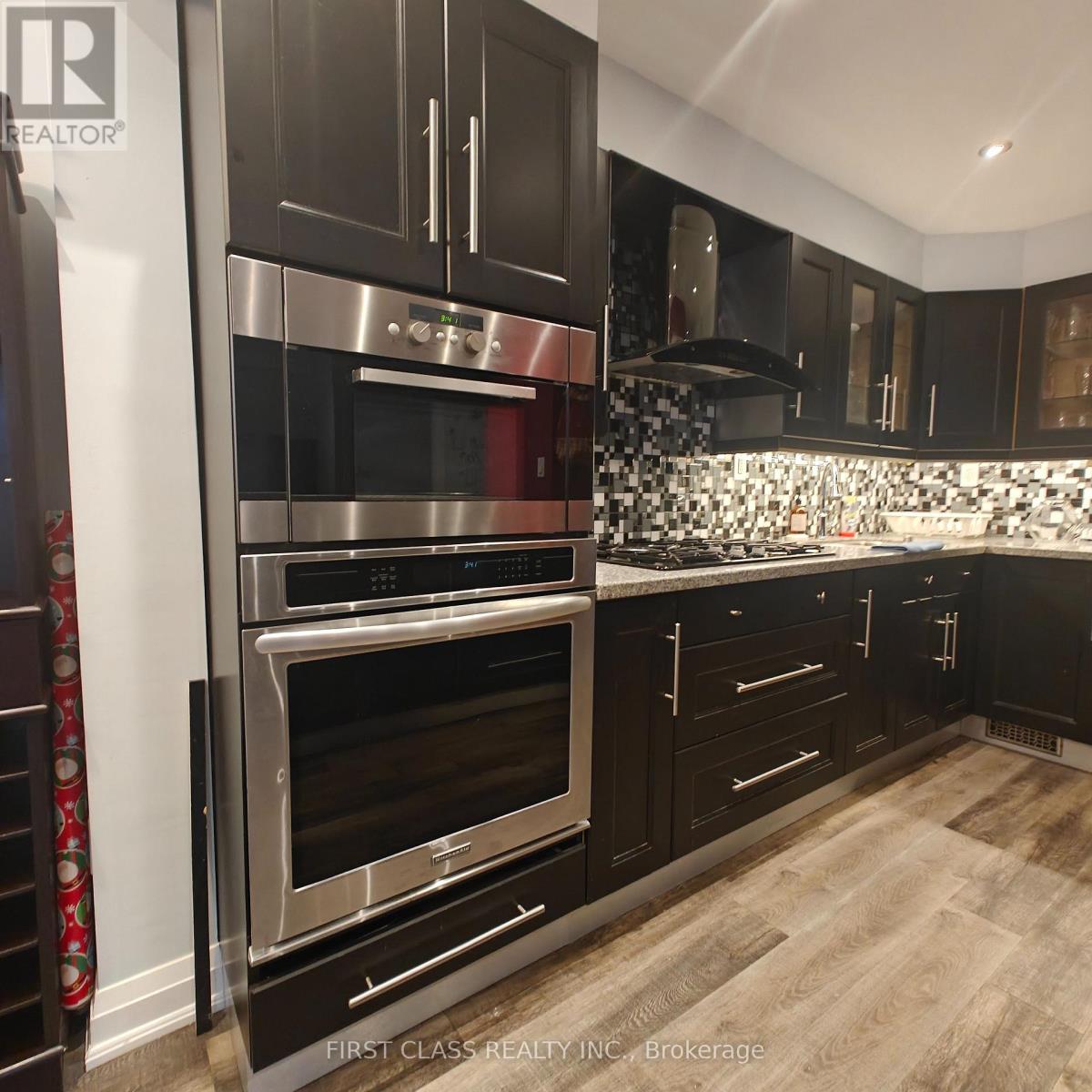 131 - 215 Mississauga Valley, Mississauga, Ontario  L5A 1Y7 - Photo 9 - W12648976