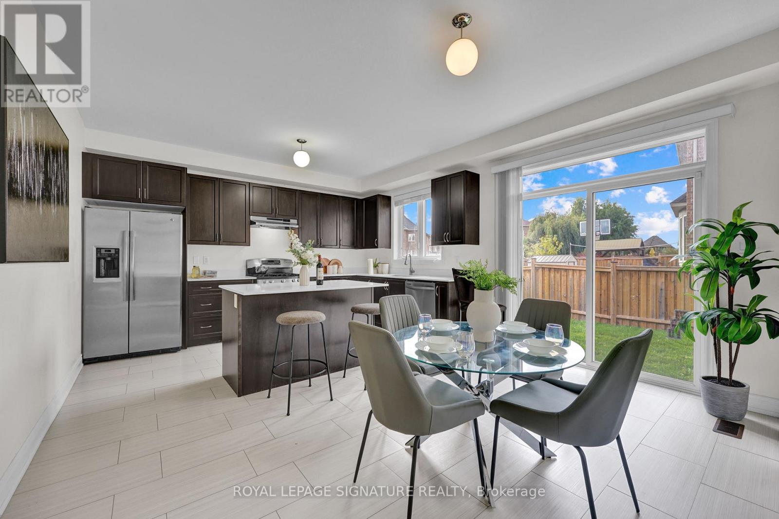 58 Orangeblossom Trail, Brampton, Ontario  L6X 0E4 - Photo 10 - W12648990