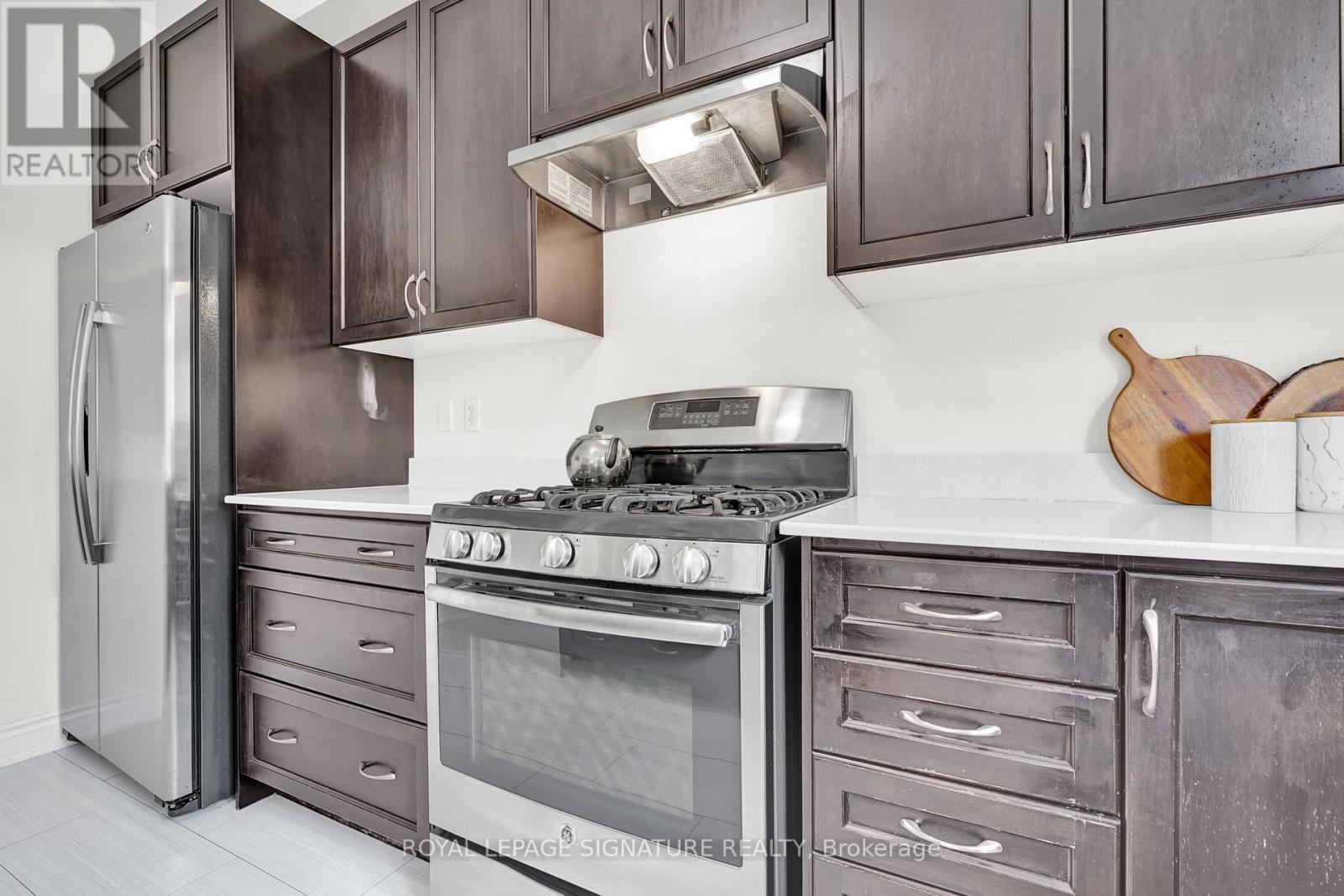 58 Orangeblossom Trail, Brampton, Ontario  L6X 0E4 - Photo 15 - W12648990