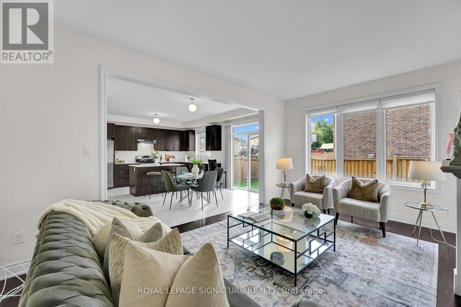 58 Orangeblossom Trail, Brampton, Ontario  L6X 0E4 - Photo 8 - W12648990