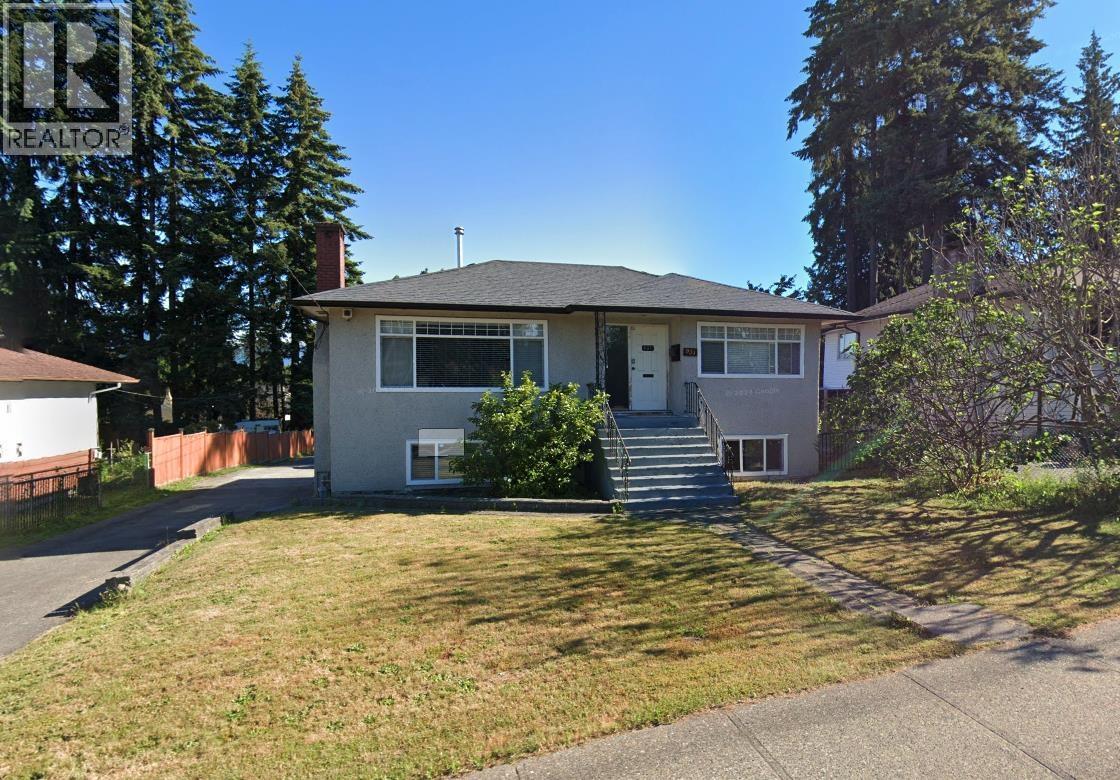 931 Como Lake Avenue, Coquitlam, British Columbia  V3J 3N2 - Photo 2 - R3074893