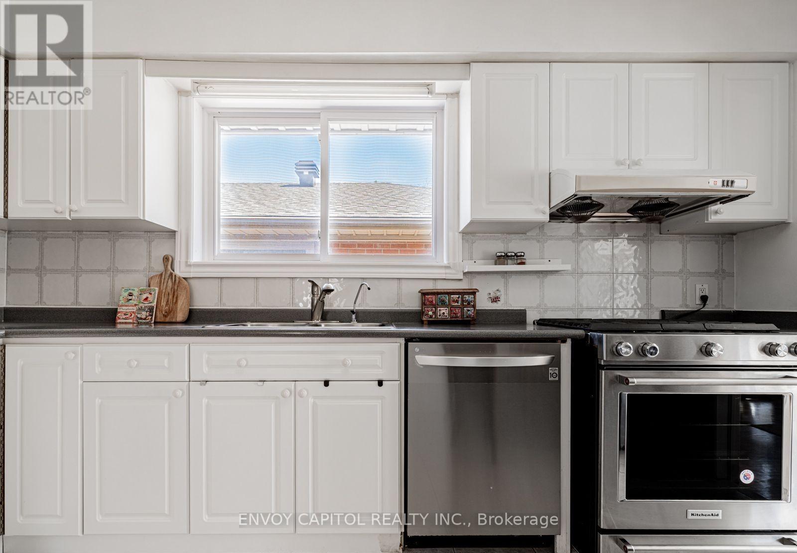 Main - 6 Arrowstook Road, Toronto, Ontario  M2K 1J9 - Photo 10 - C12649000