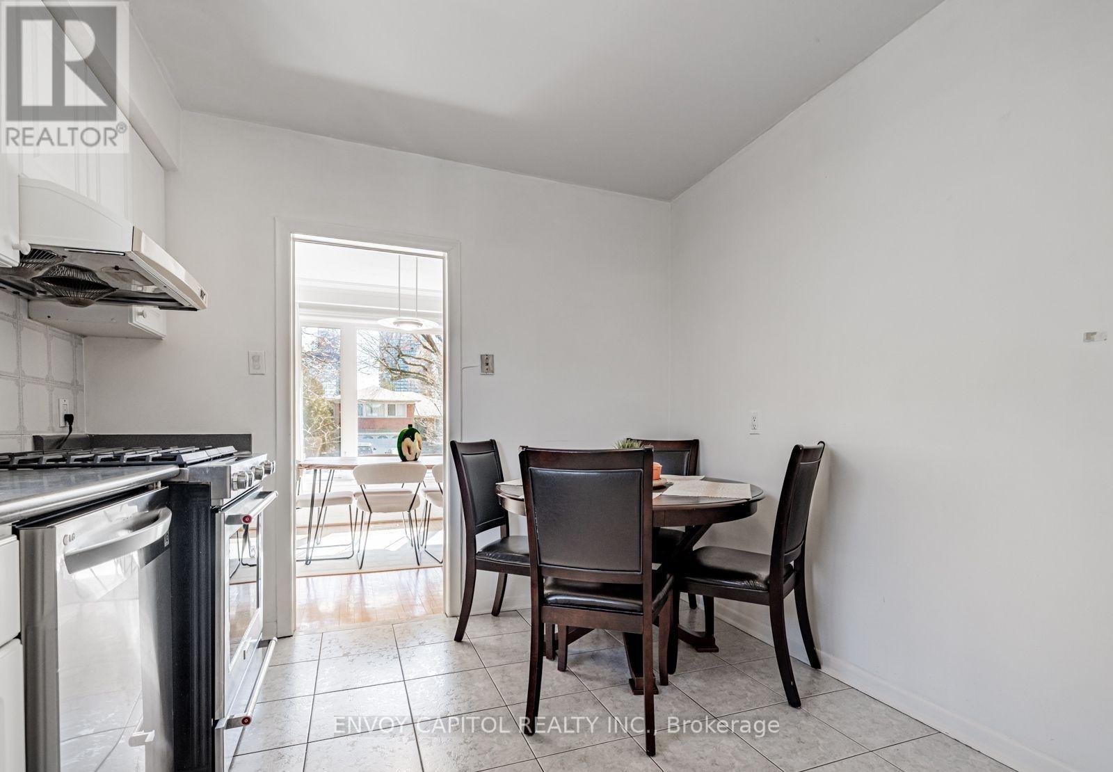 Main - 6 Arrowstook Road, Toronto, Ontario  M2K 1J9 - Photo 11 - C12649000