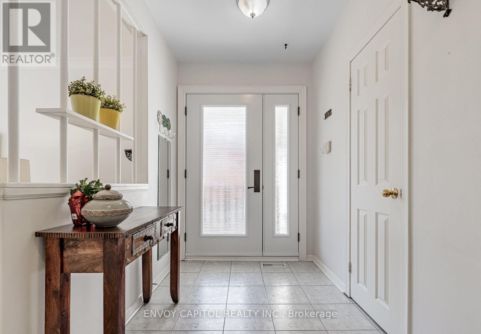 Main - 6 Arrowstook Road, Toronto, Ontario  M2K 1J9 - Photo 3 - C12649000