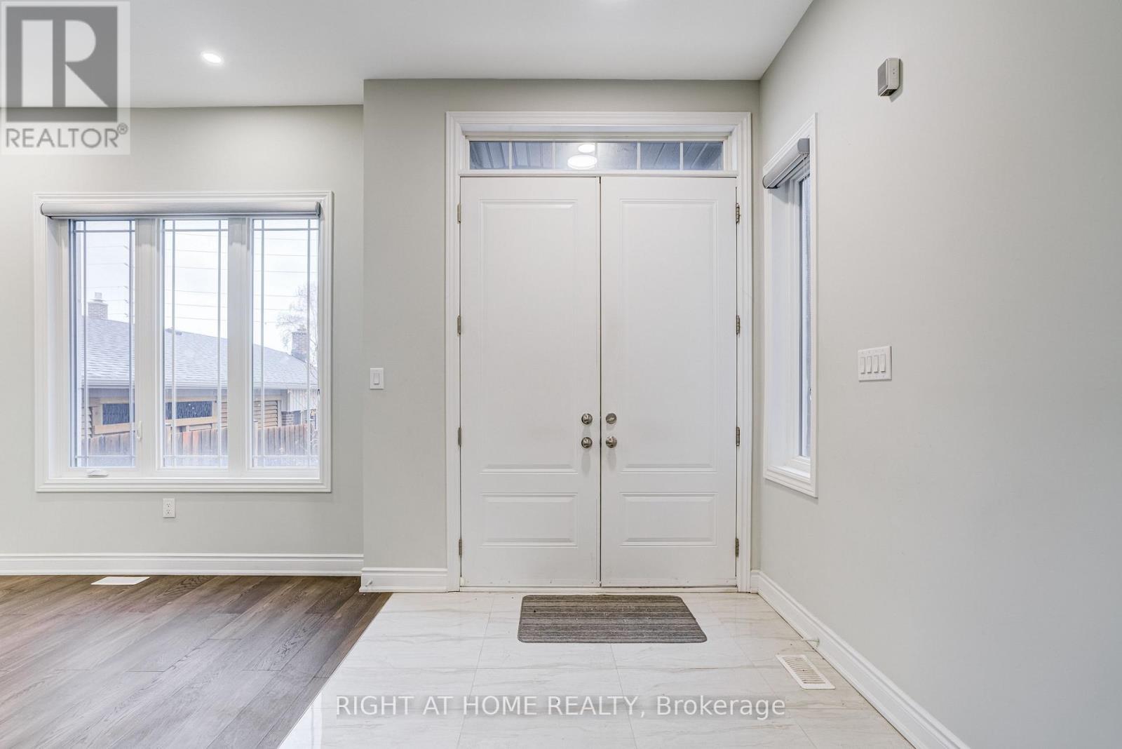 7 - 487 Aztec Drive, Oshawa, Ontario  L1J 7S7 - Photo 3 - E12649006