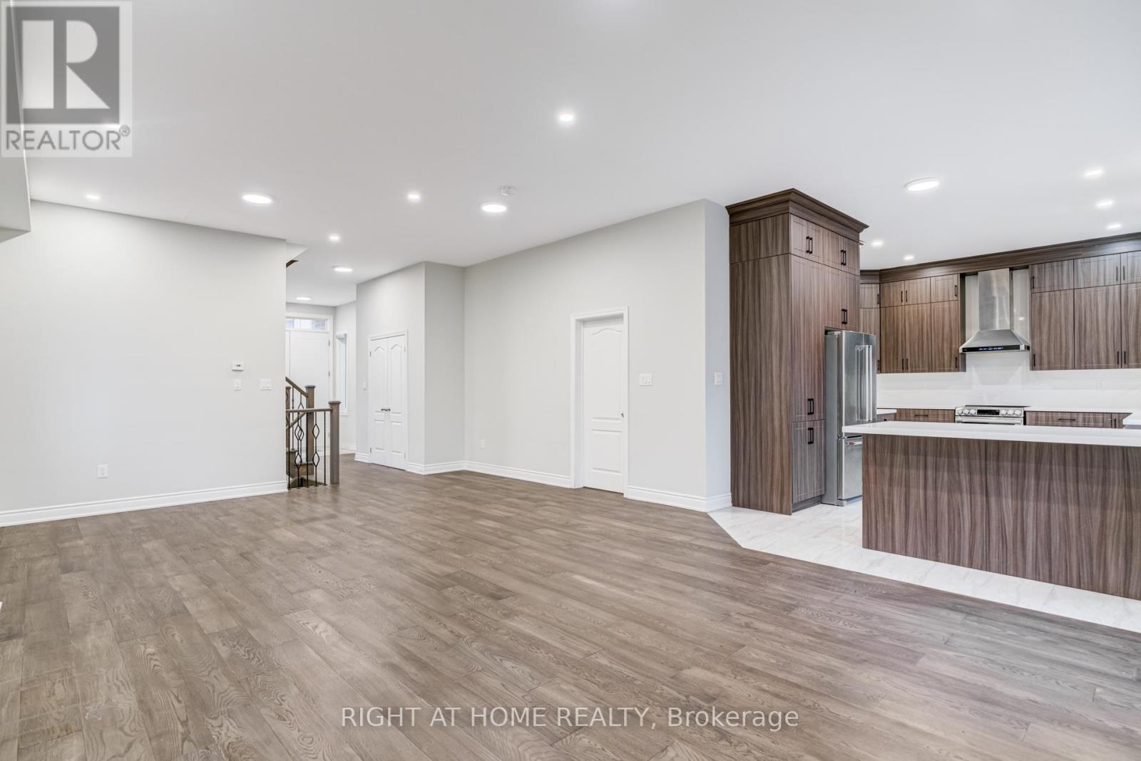 7 - 487 Aztec Drive, Oshawa, Ontario  L1J 7S7 - Photo 8 - E12649006