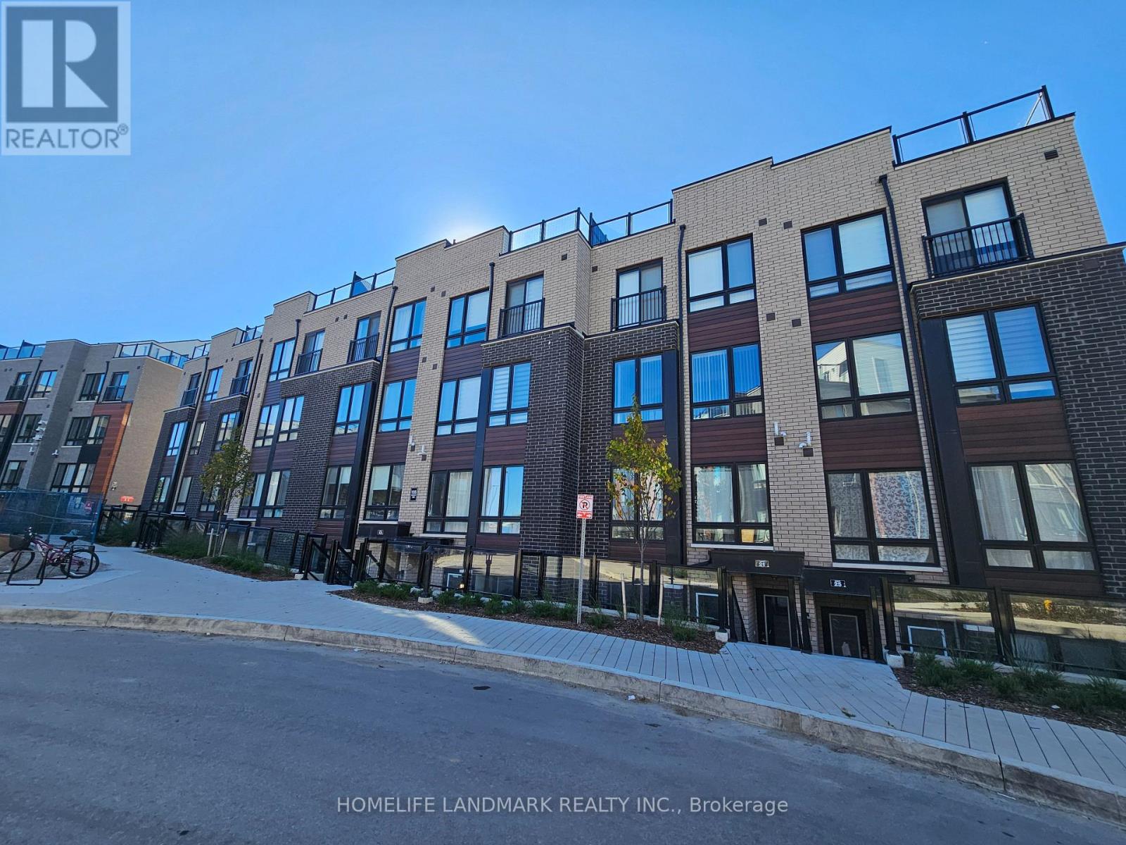 #5 - 155 TAPSCOTT ROAD, Toronto, Ontario