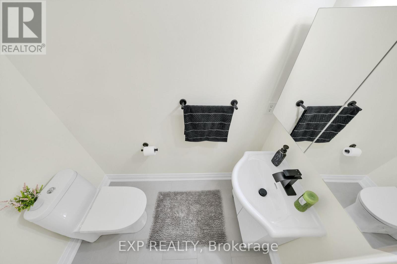 18 - 3077 Cawthra Road, Mississauga, Ontario  L5A 2X4 - Photo 6 - W12589028