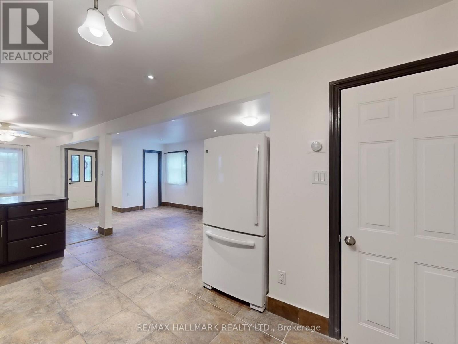 Main - 2 Criscoe Street, Toronto, Ontario  M6N 3Y9 - Photo 11 - W12648996