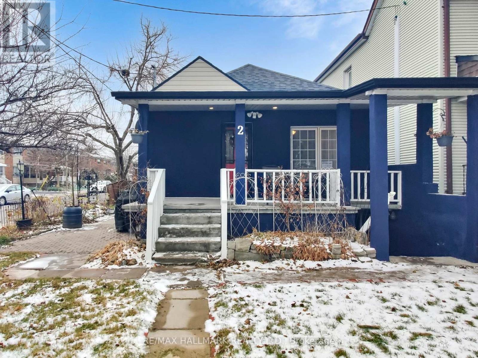 Main - 2 Criscoe Street, Toronto, Ontario  M6N 3Y9 - Photo 2 - W12648996