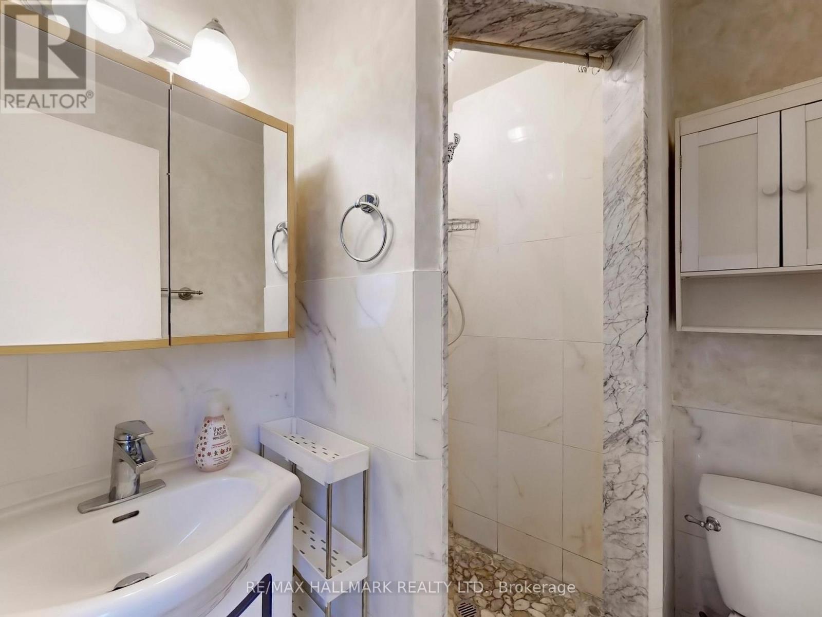 Main - 2 Criscoe Street, Toronto, Ontario  M6N 3Y9 - Photo 22 - W12648996