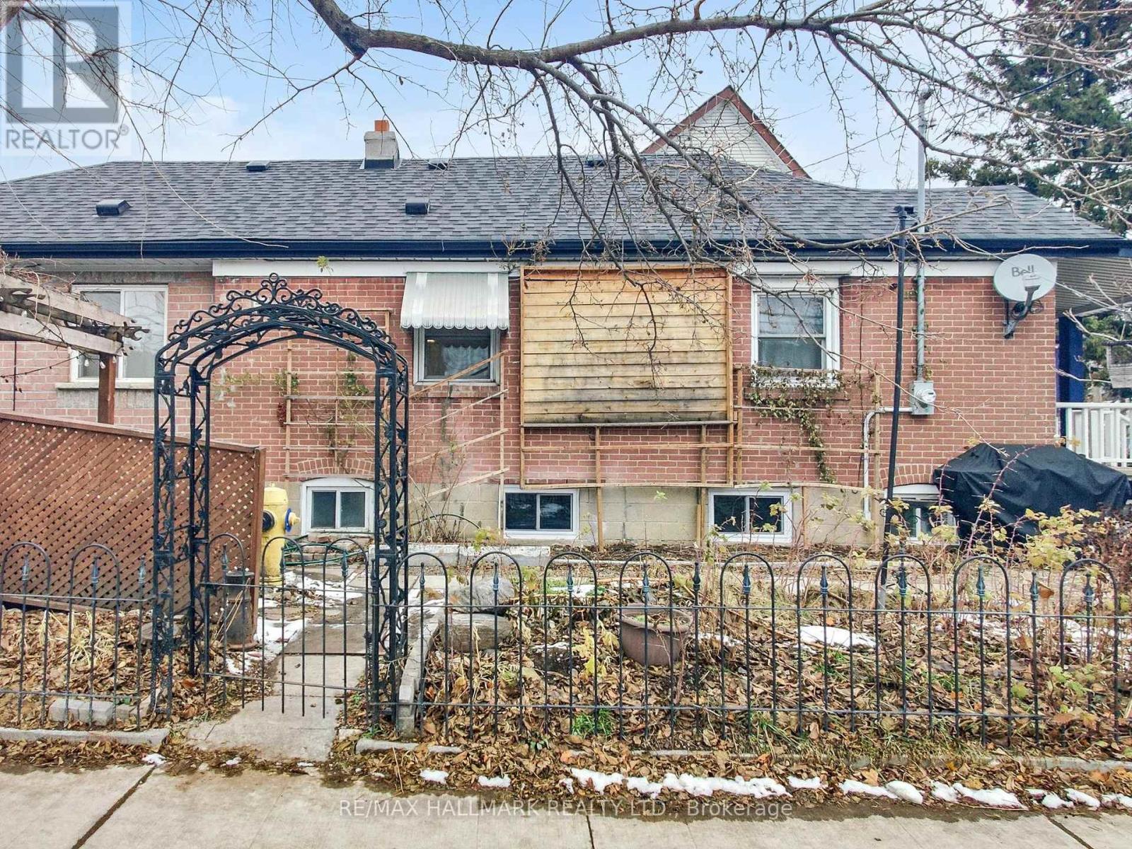 Main - 2 Criscoe Street, Toronto, Ontario  M6N 3Y9 - Photo 25 - W12648996