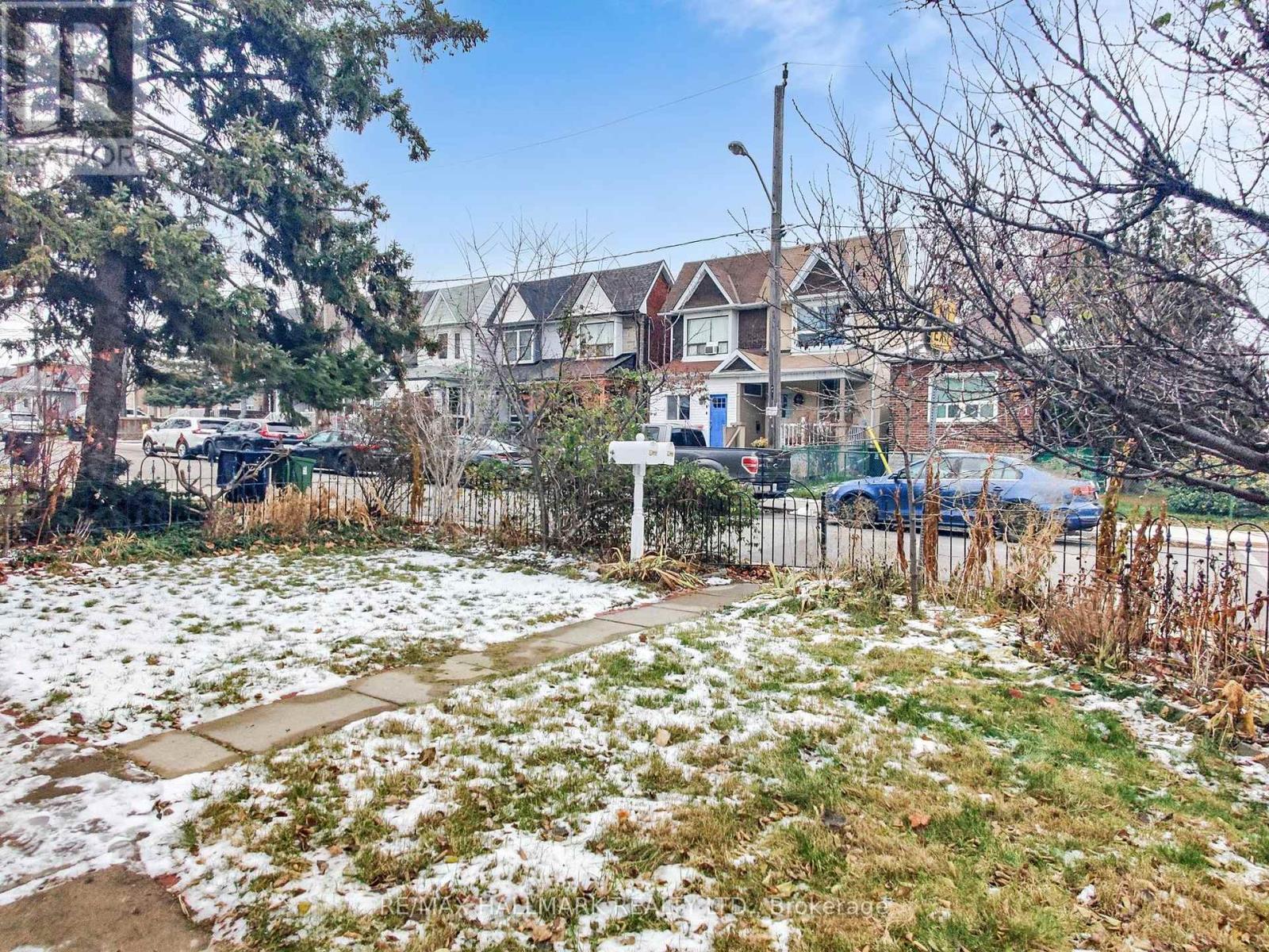 Main - 2 Criscoe Street, Toronto, Ontario  M6N 3Y9 - Photo 30 - W12648996