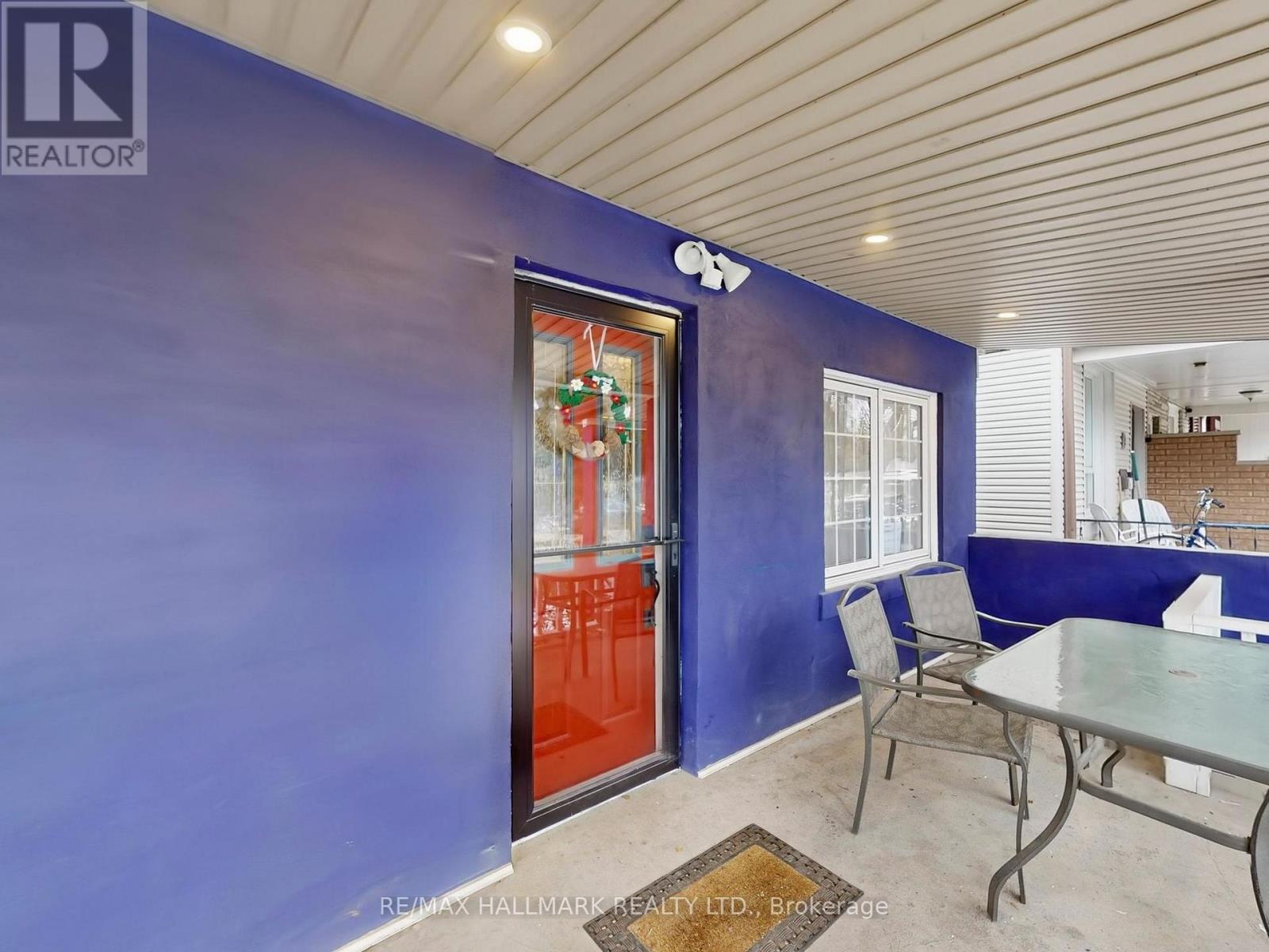 Main - 2 Criscoe Street, Toronto, Ontario  M6N 3Y9 - Photo 4 - W12648996