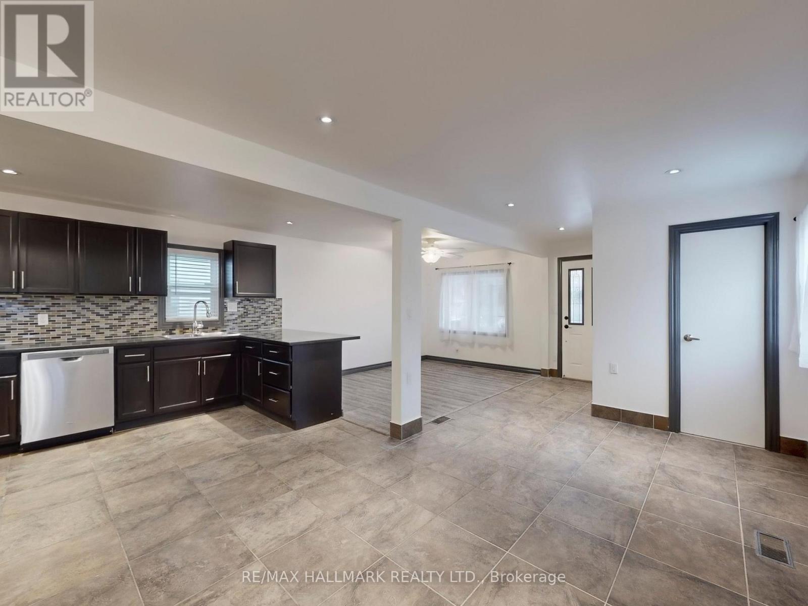 Main - 2 Criscoe Street, Toronto, Ontario  M6N 3Y9 - Photo 5 - W12648996