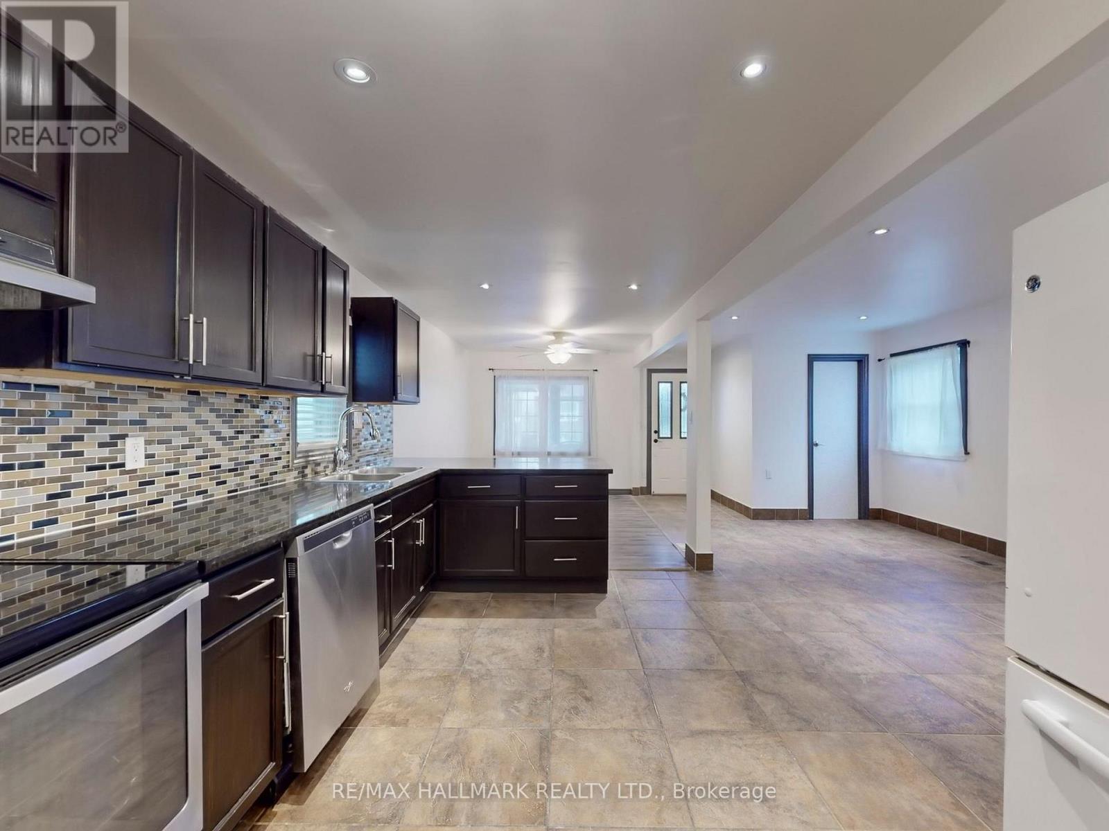 Main - 2 Criscoe Street, Toronto, Ontario  M6N 3Y9 - Photo 6 - W12648996