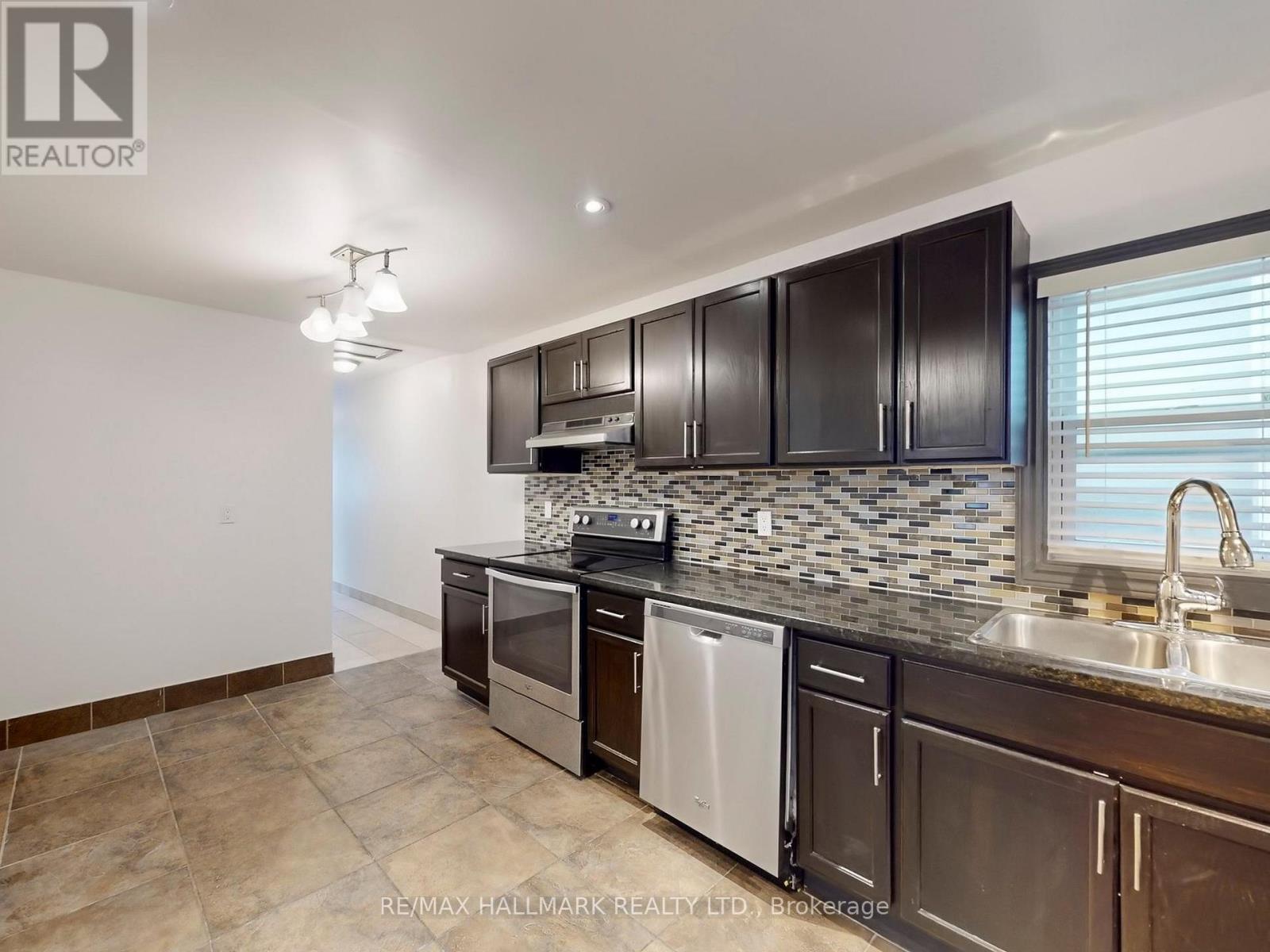 Main - 2 Criscoe Street, Toronto, Ontario  M6N 3Y9 - Photo 8 - W12648996