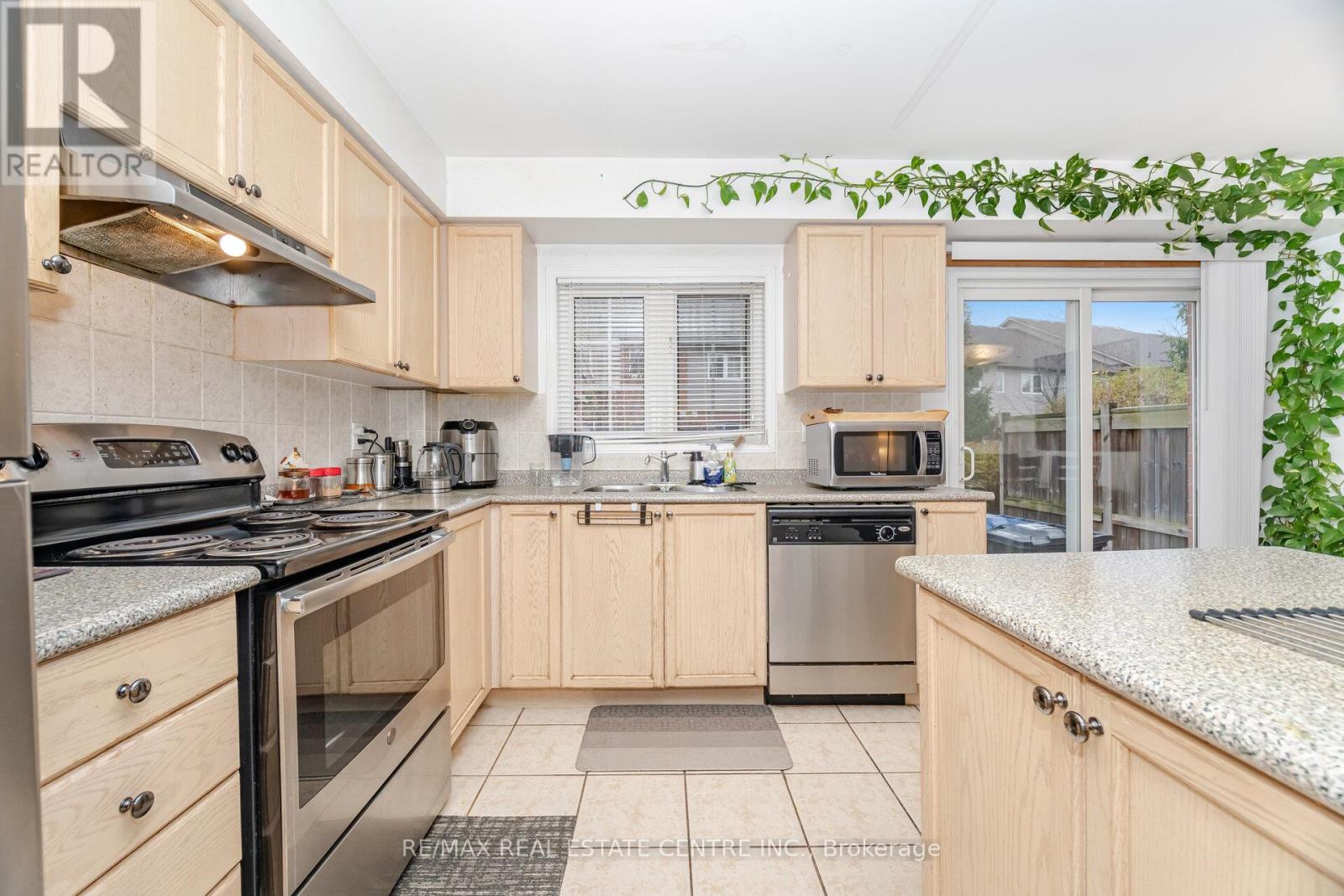 112 - 3150 Erin Centre Boulevard, Mississauga, Ontario  L5M 7Z3 - Photo 15 - W12648998