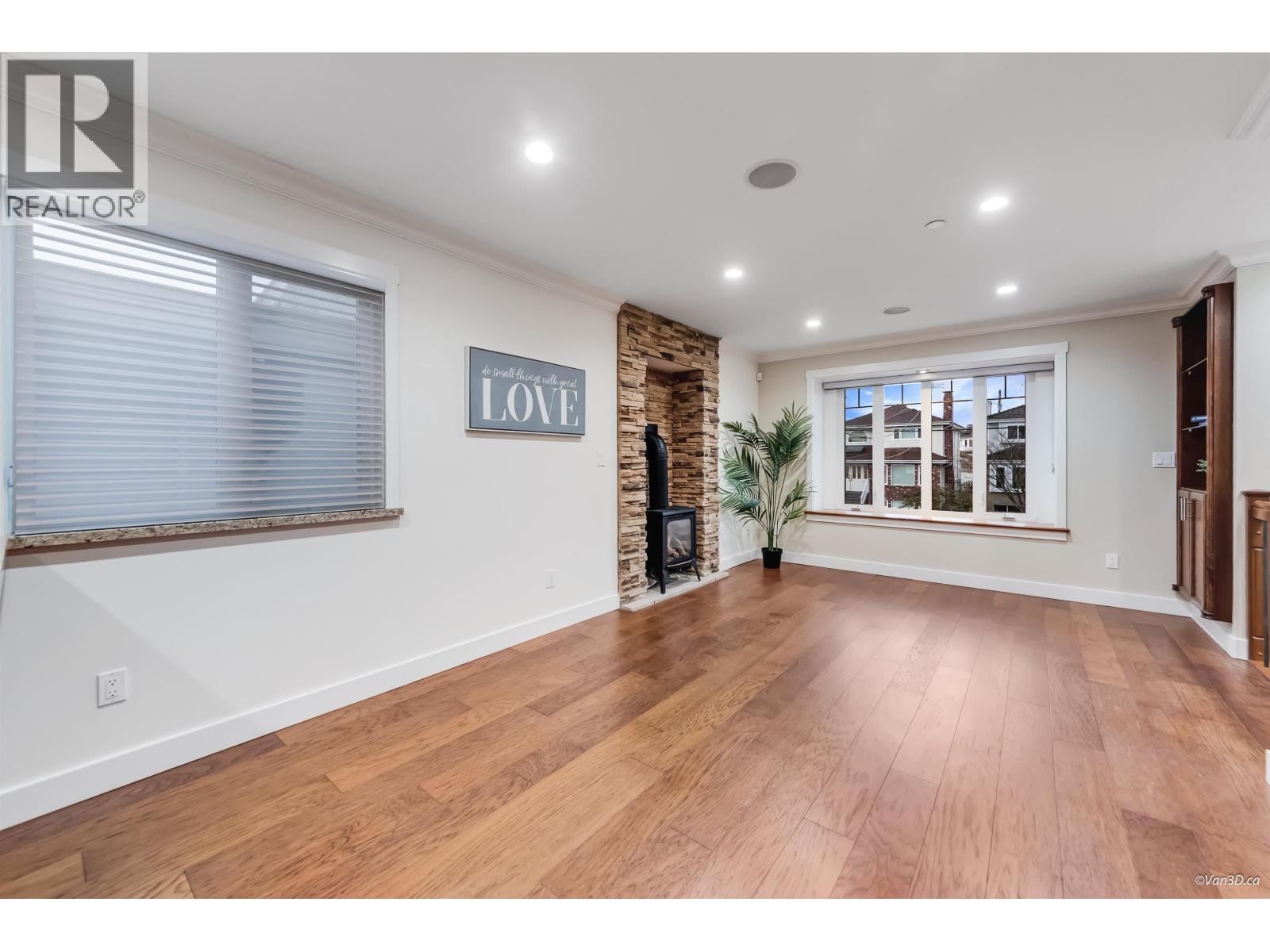 6167 Commercial Street, Vancouver, British Columbia  V5P 3P2 - Photo 5 - R3074885