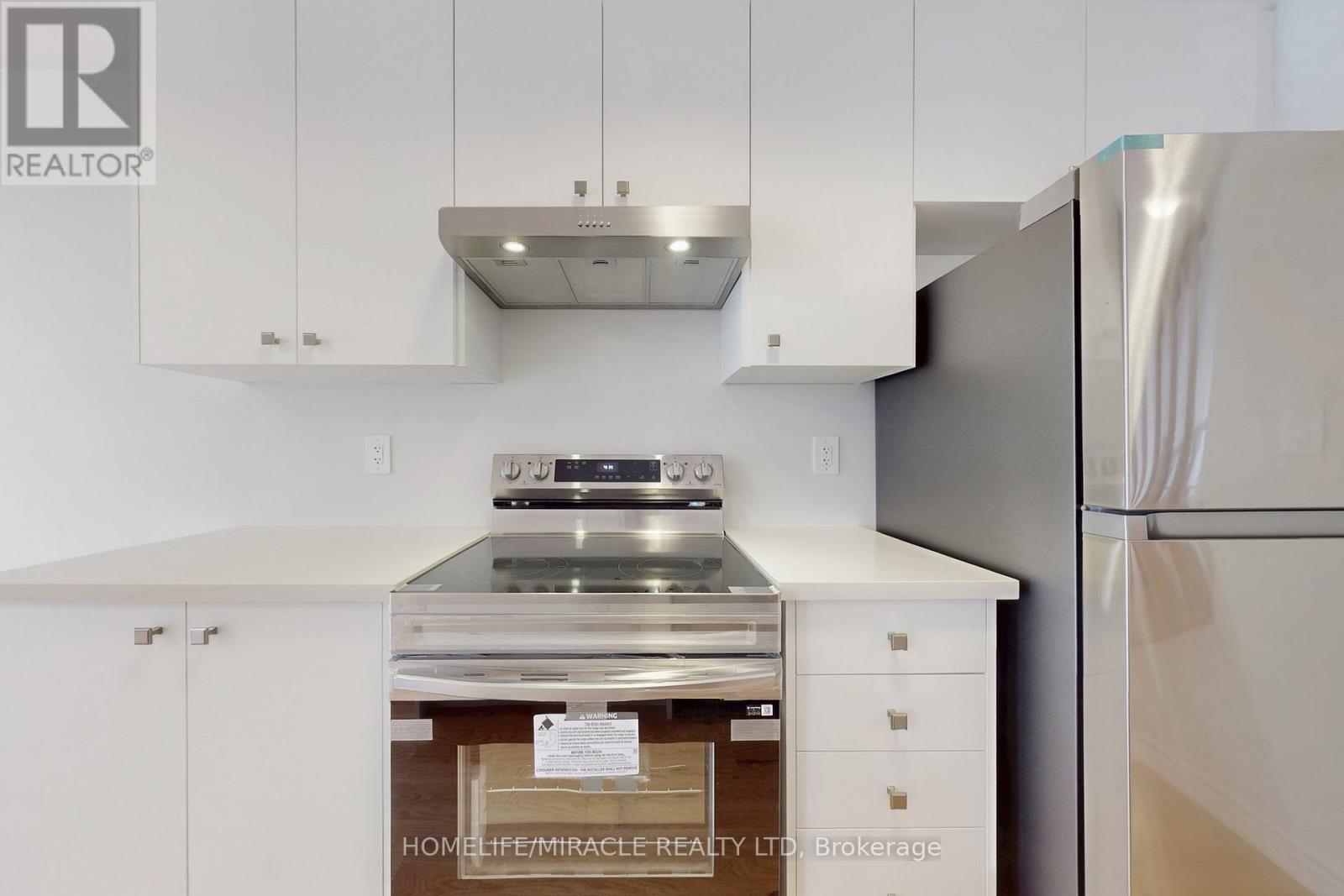 5911 Saigon Street E, Mississauga, Ontario  L5V 0E9 - Photo 10 - W12649016