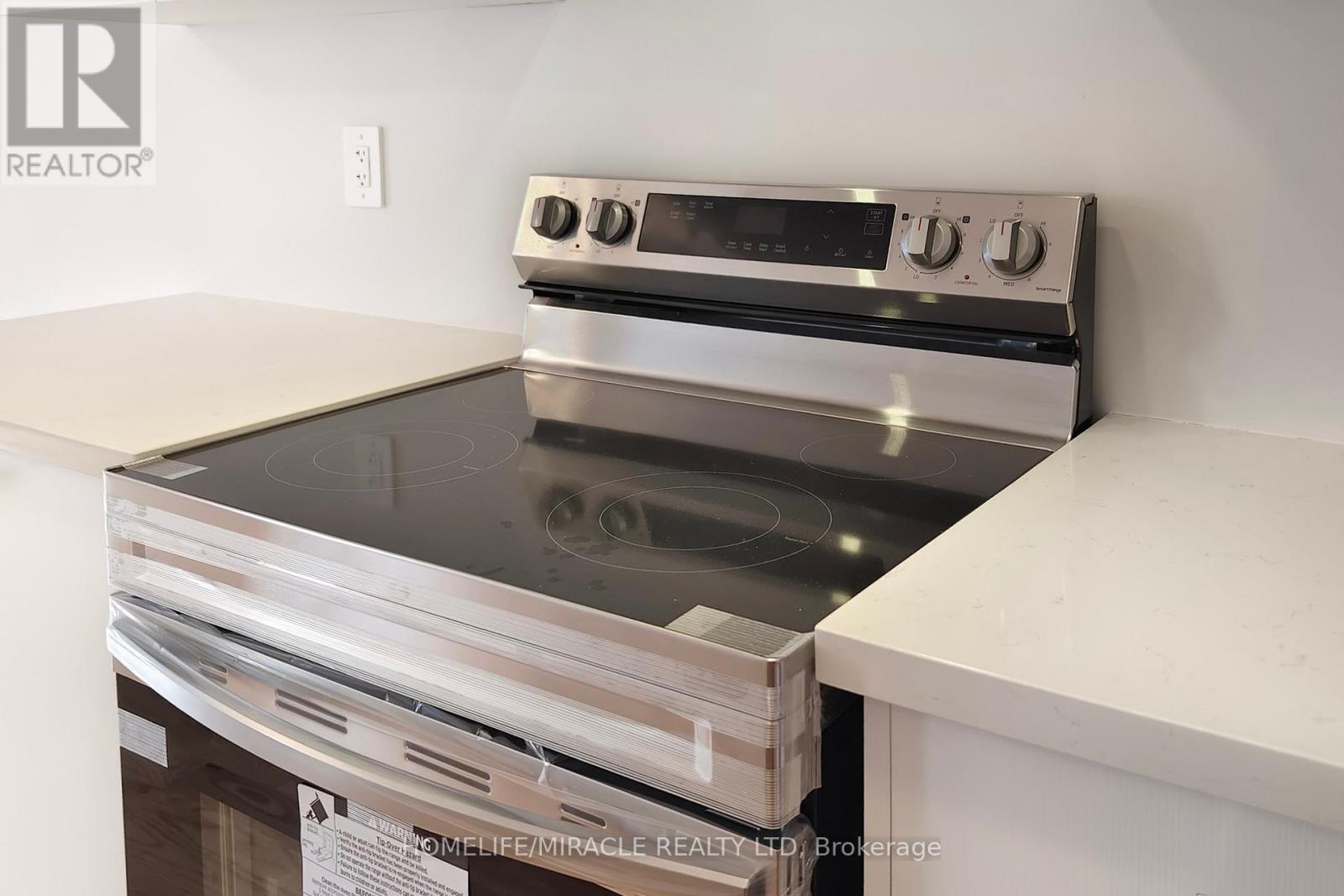 5911 Saigon Street E, Mississauga, Ontario  L5V 0E9 - Photo 11 - W12649016