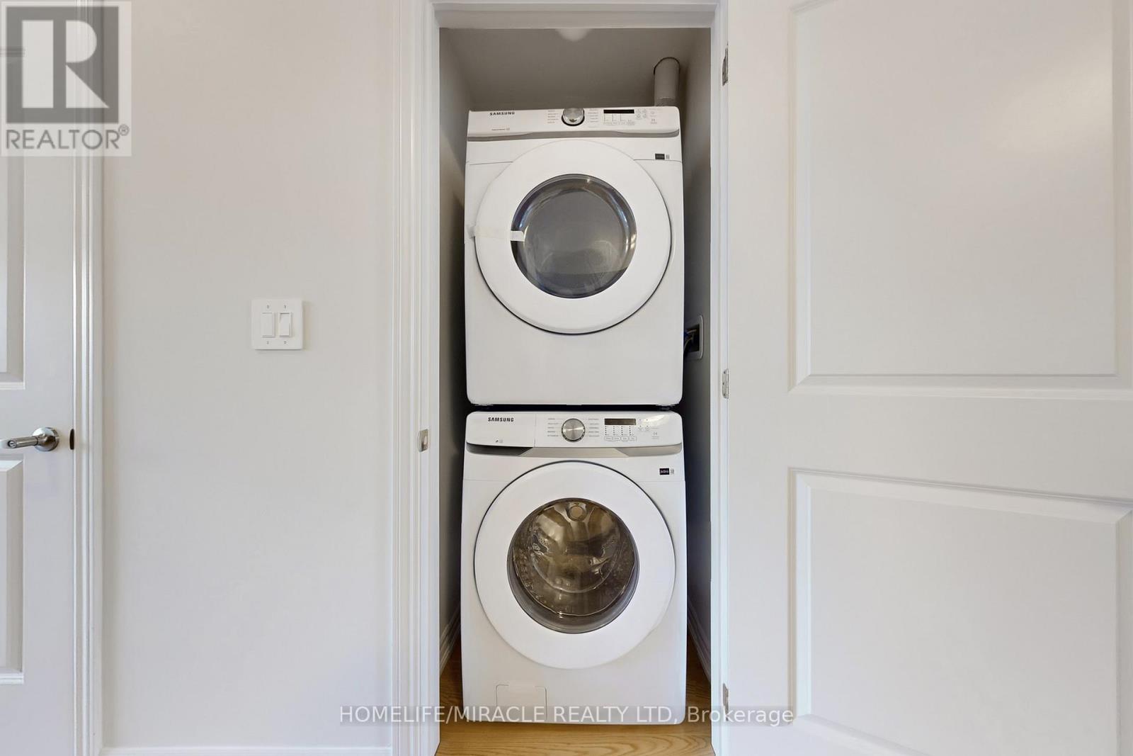 5911 Saigon Street E, Mississauga, Ontario  L5V 0E9 - Photo 15 - W12649016