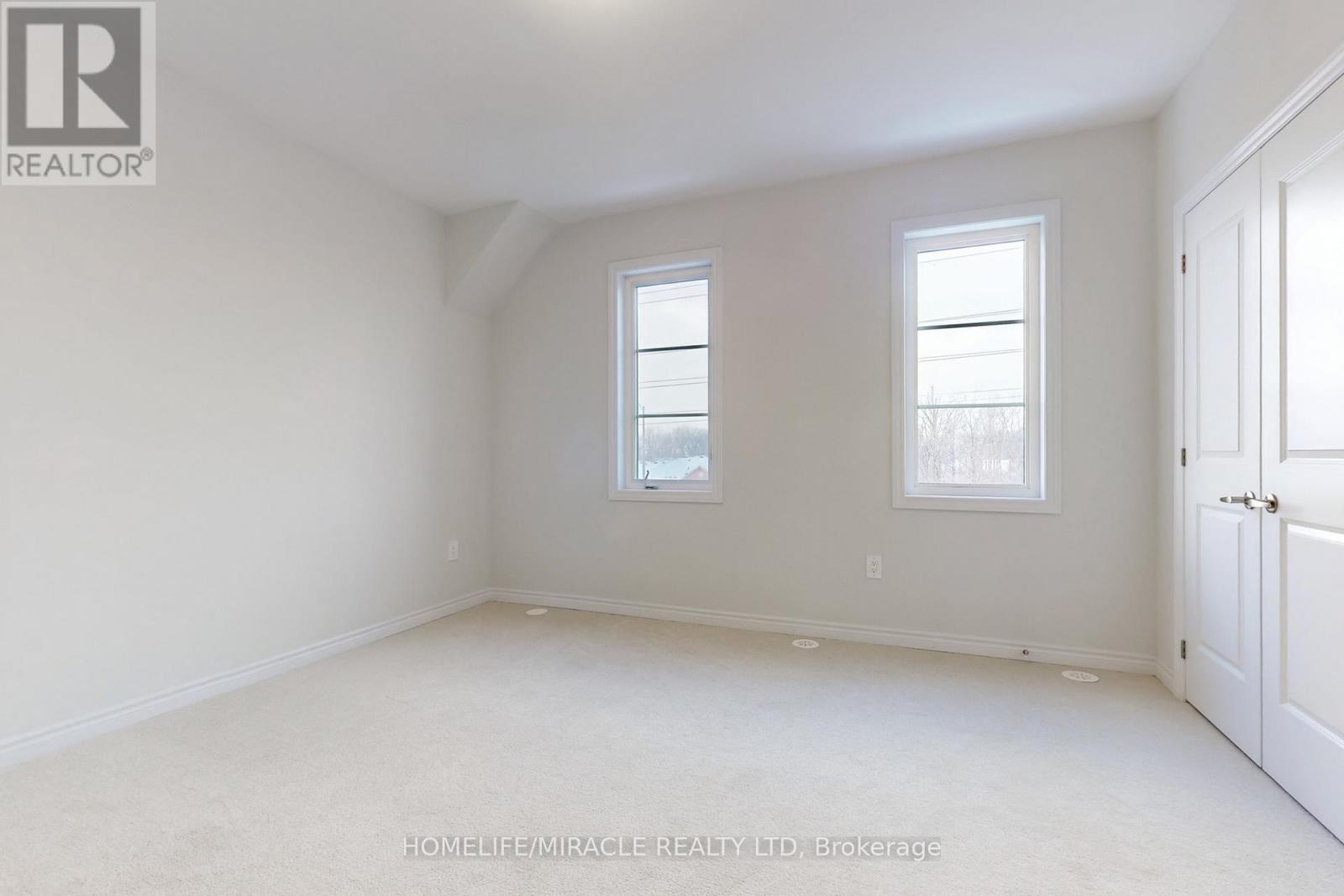 5911 Saigon Street E, Mississauga, Ontario  L5V 0E9 - Photo 20 - W12649016