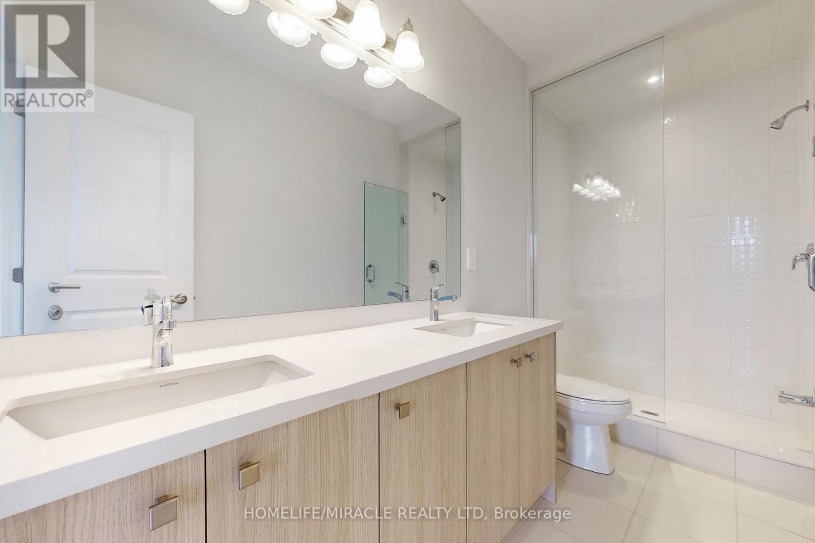 5911 Saigon Street E, Mississauga, Ontario  L5V 0E9 - Photo 24 - W12649016