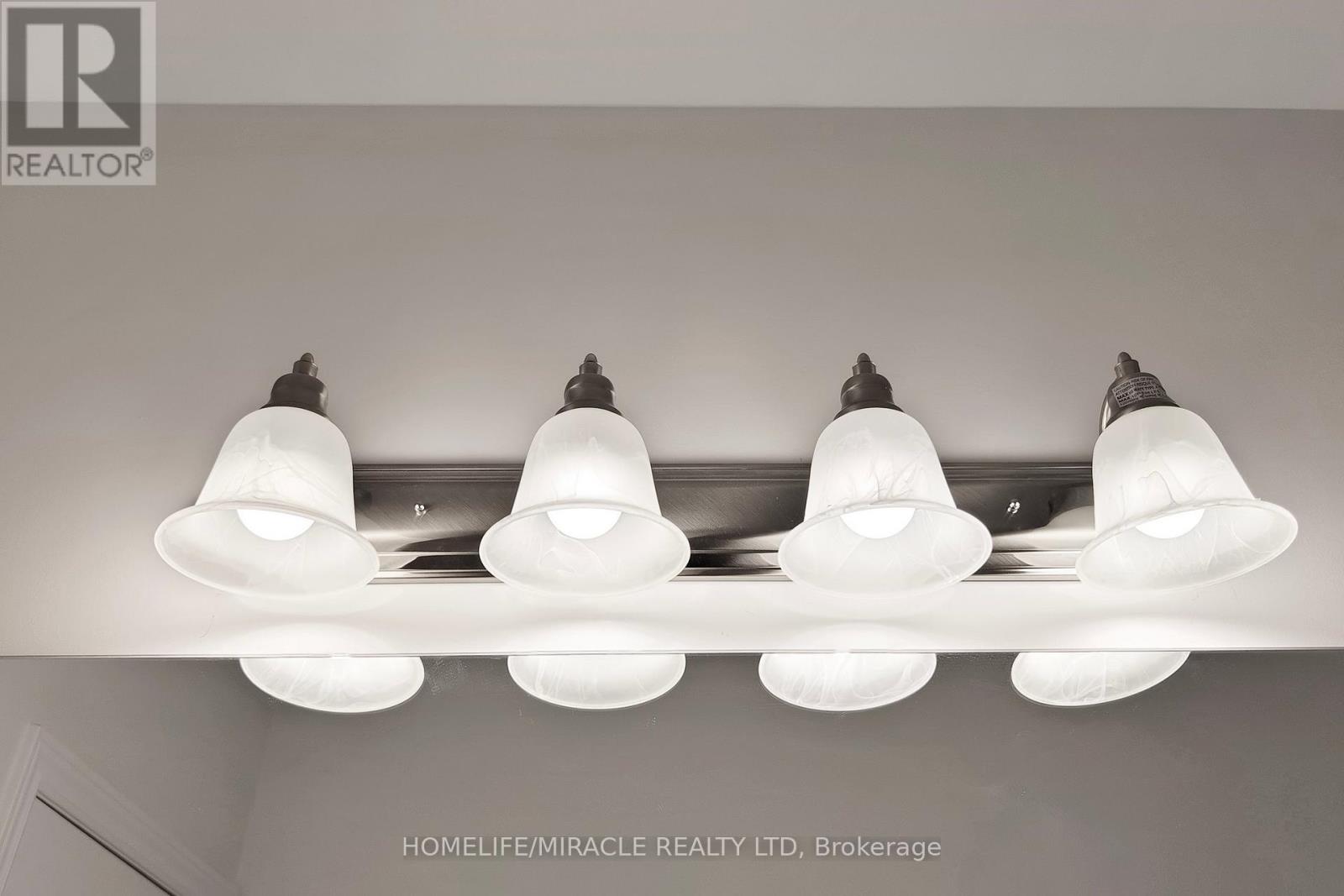 5911 Saigon Street E, Mississauga, Ontario  L5V 0E9 - Photo 27 - W12649016