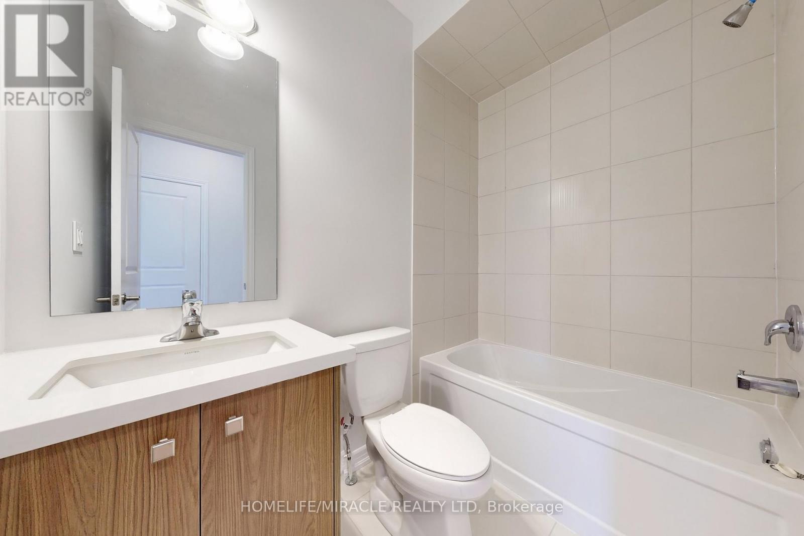 5911 Saigon Street E, Mississauga, Ontario  L5V 0E9 - Photo 34 - W12649016