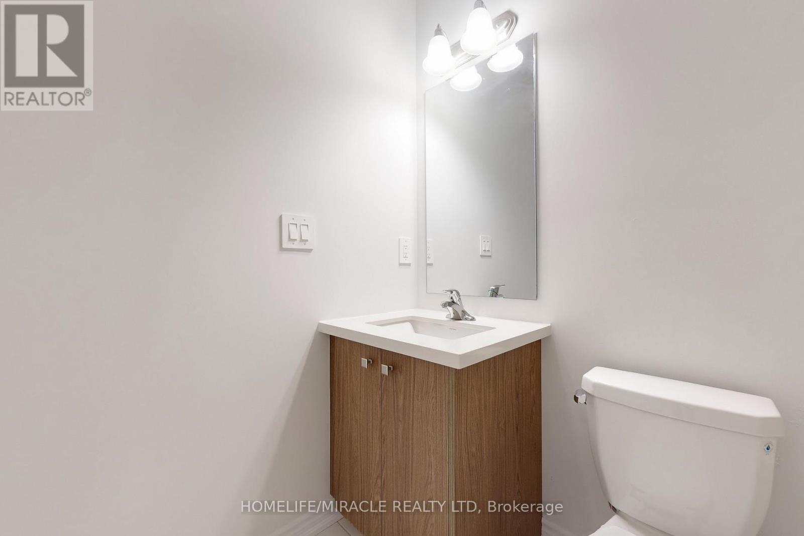 5911 Saigon Street E, Mississauga, Ontario  L5V 0E9 - Photo 35 - W12649016