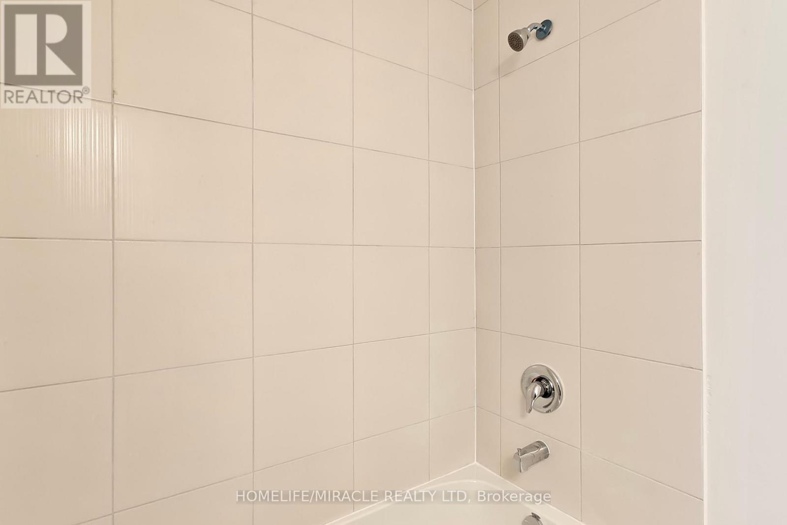 5911 Saigon Street E, Mississauga, Ontario  L5V 0E9 - Photo 36 - W12649016